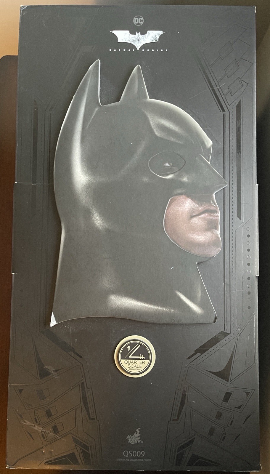 Hot Toys Batman Begins Christian Bale 1/4 Figure QS009 with Jaxon Zu Drape Cape