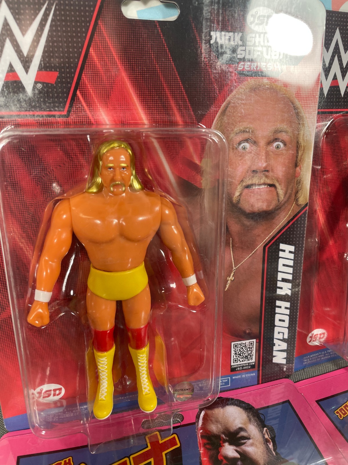 Junk Shop Dog Sofubi WWE Pro Wrestling Hulk Hogan Jonah Figure Junkshop Bronson