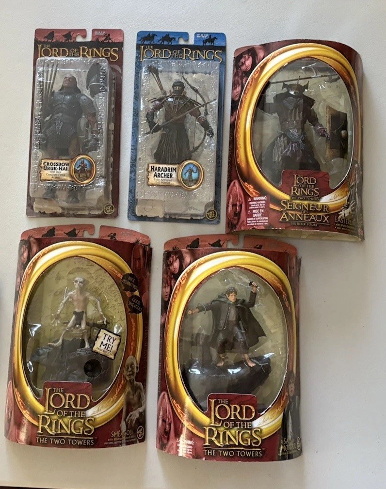 LORD OF THE RINGS TOY BIZ Two Towers Lot Crossbow Uruk-Hai, Easterling Haradrim+