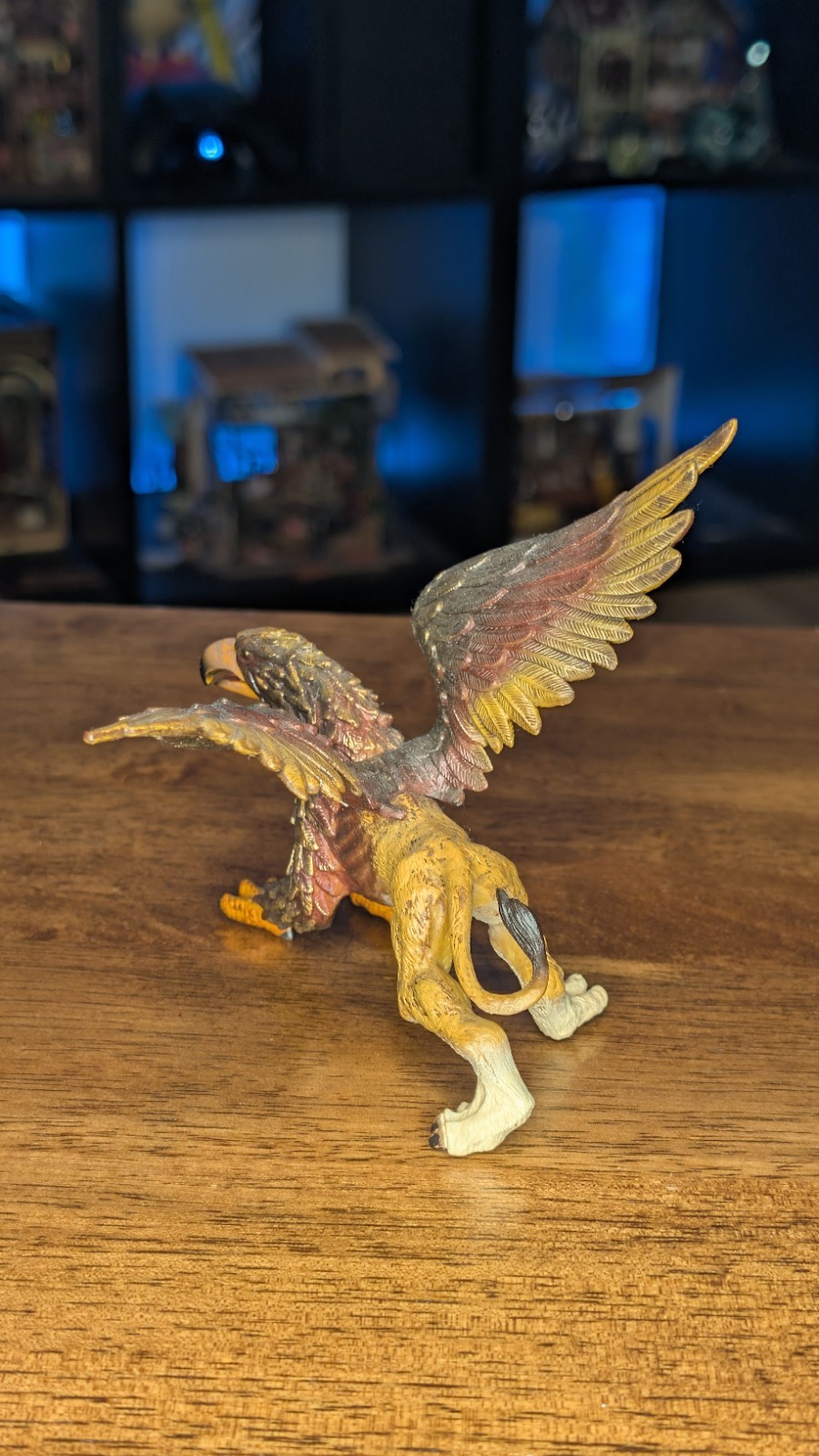Safari Mythical Realms Griffin Winged Eagle Lion Fantasy Gold Figure 2007