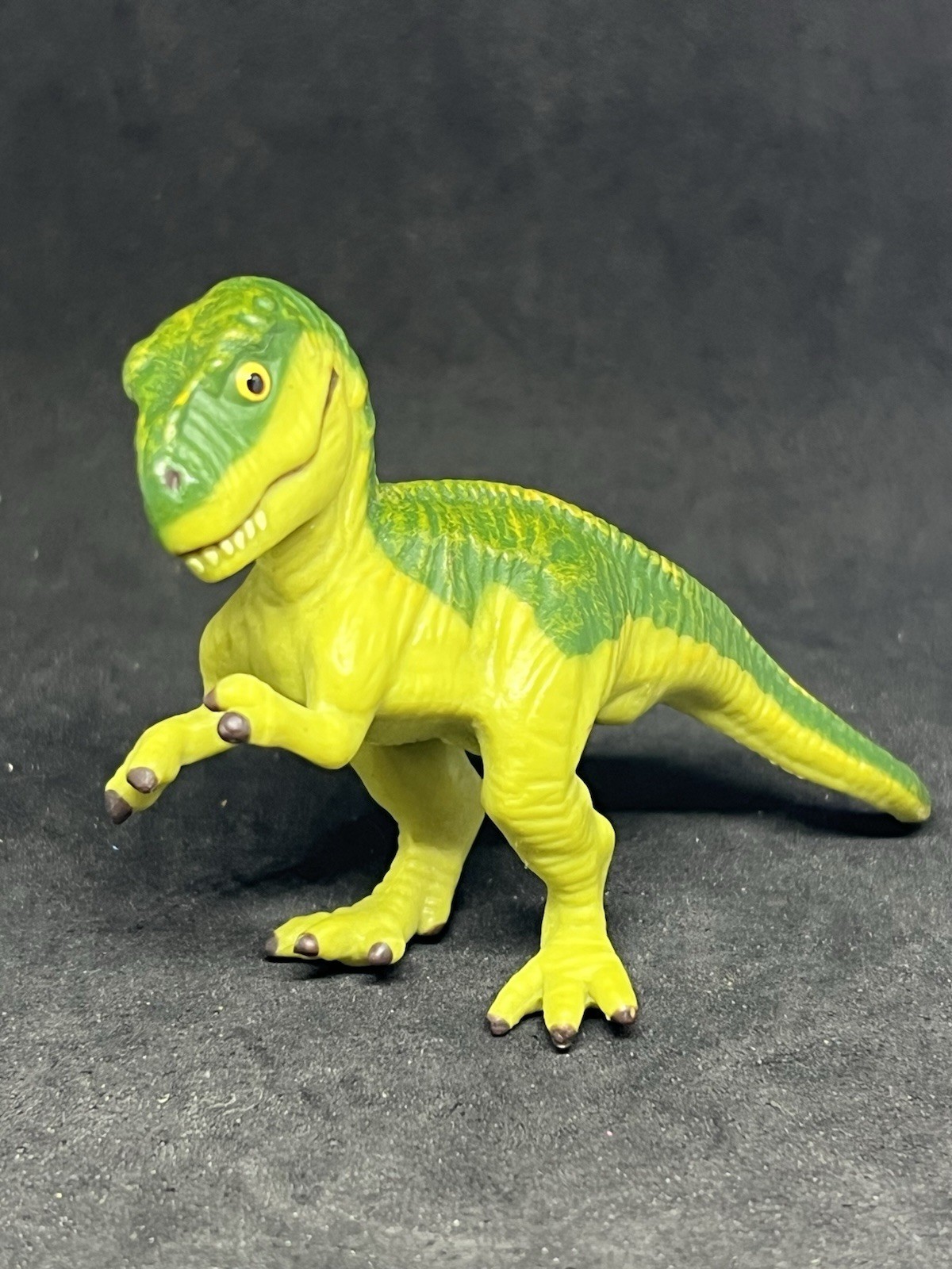 1997 Safari Ltd. Tyrannosaurus Rex Baby Dinosaur Figure 3.5″ Long Green A4