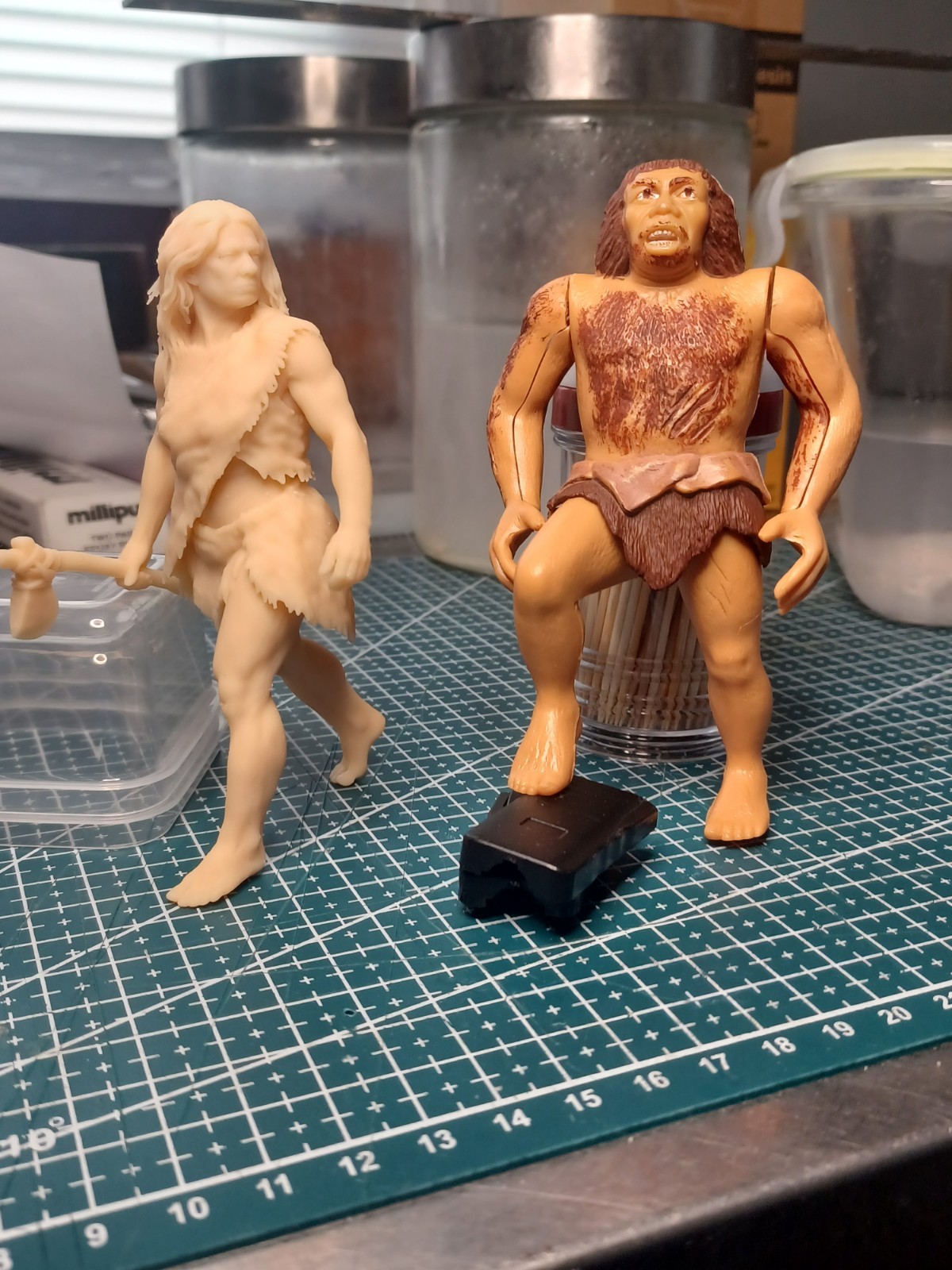 1/13 Scale Neanderthal Cavewoman Aurora Sized Prehistoric Resin Kit Unpainted