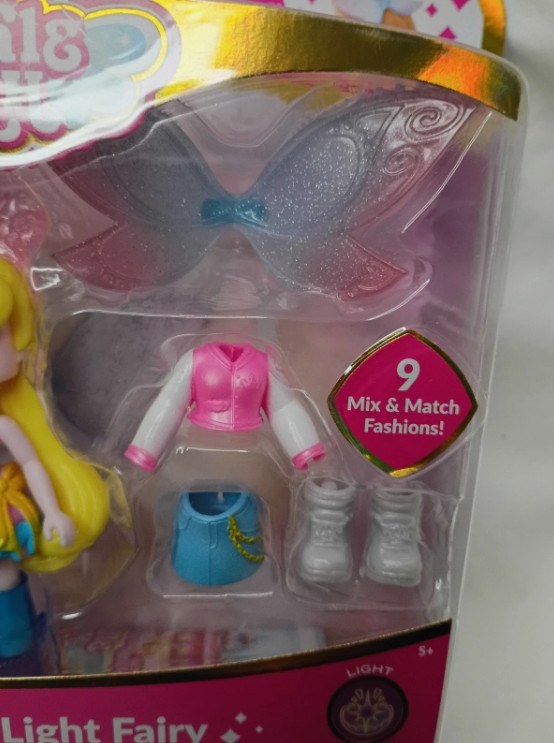 Royale High Roblox Dolls Series 1 with Digital Code unused hard to find NEW