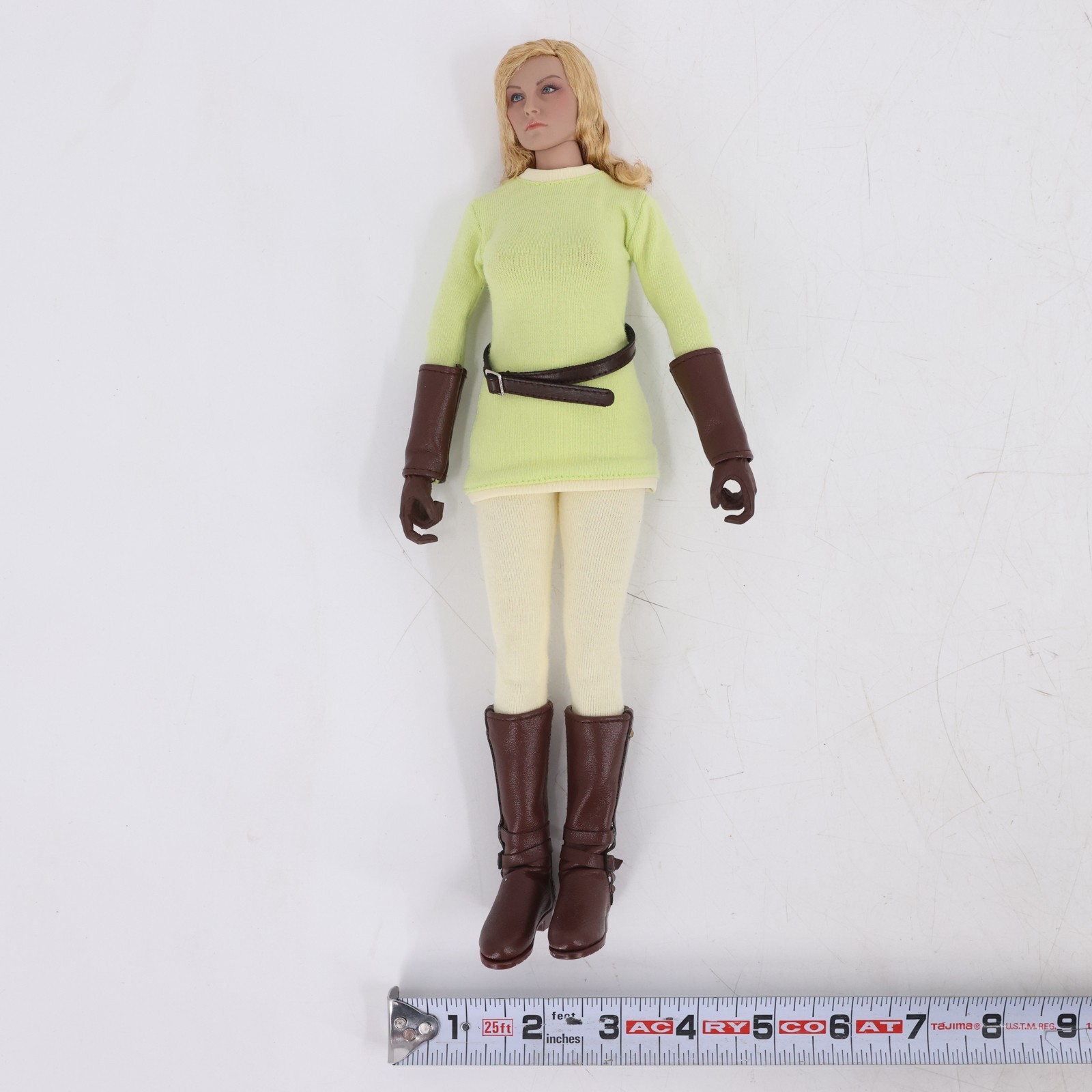 Buck Rogers Wilma Deering Heroine of the 25th Century 1/6 Scale Action Figure