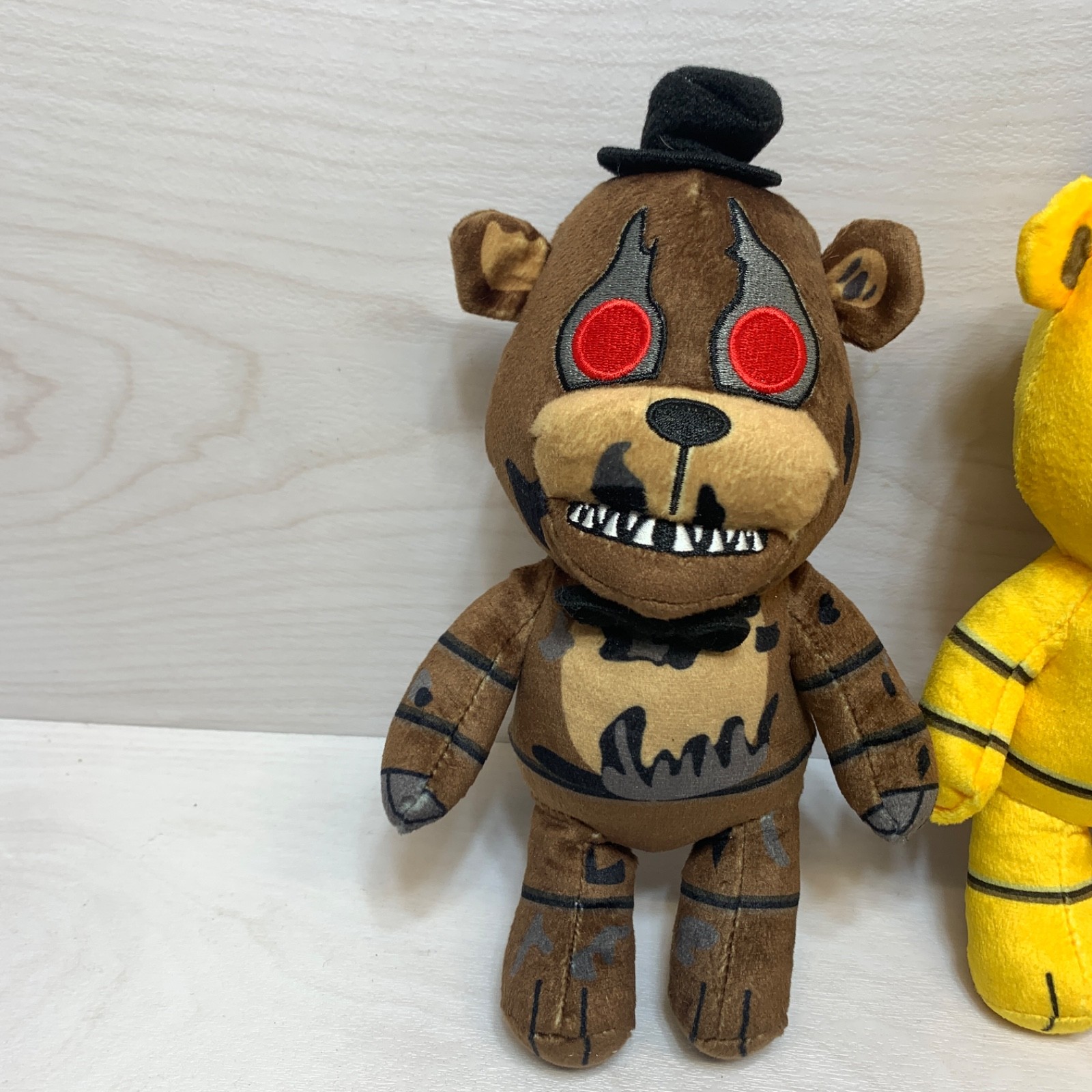 Lot x 3 Five Nights At Freddy’s 10 years 8″inch Nightmare Freddy Plush
