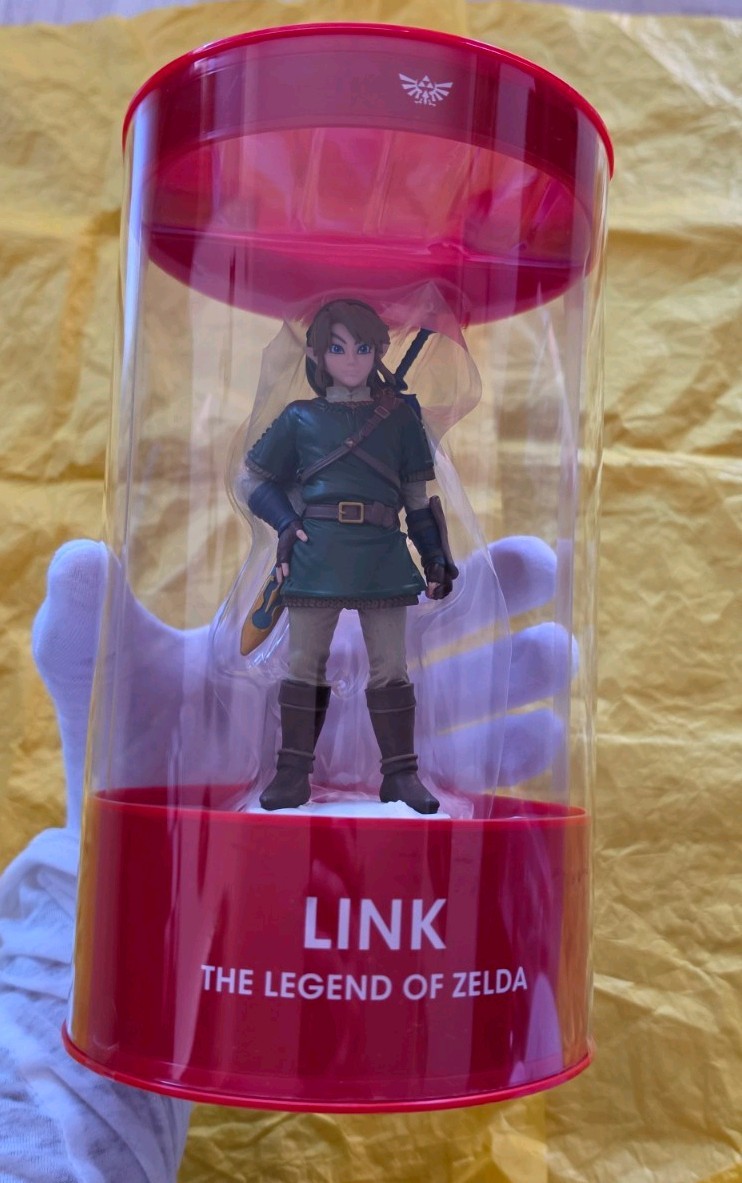Nintendo Exclusive The Legend Of Zelda Link Figure