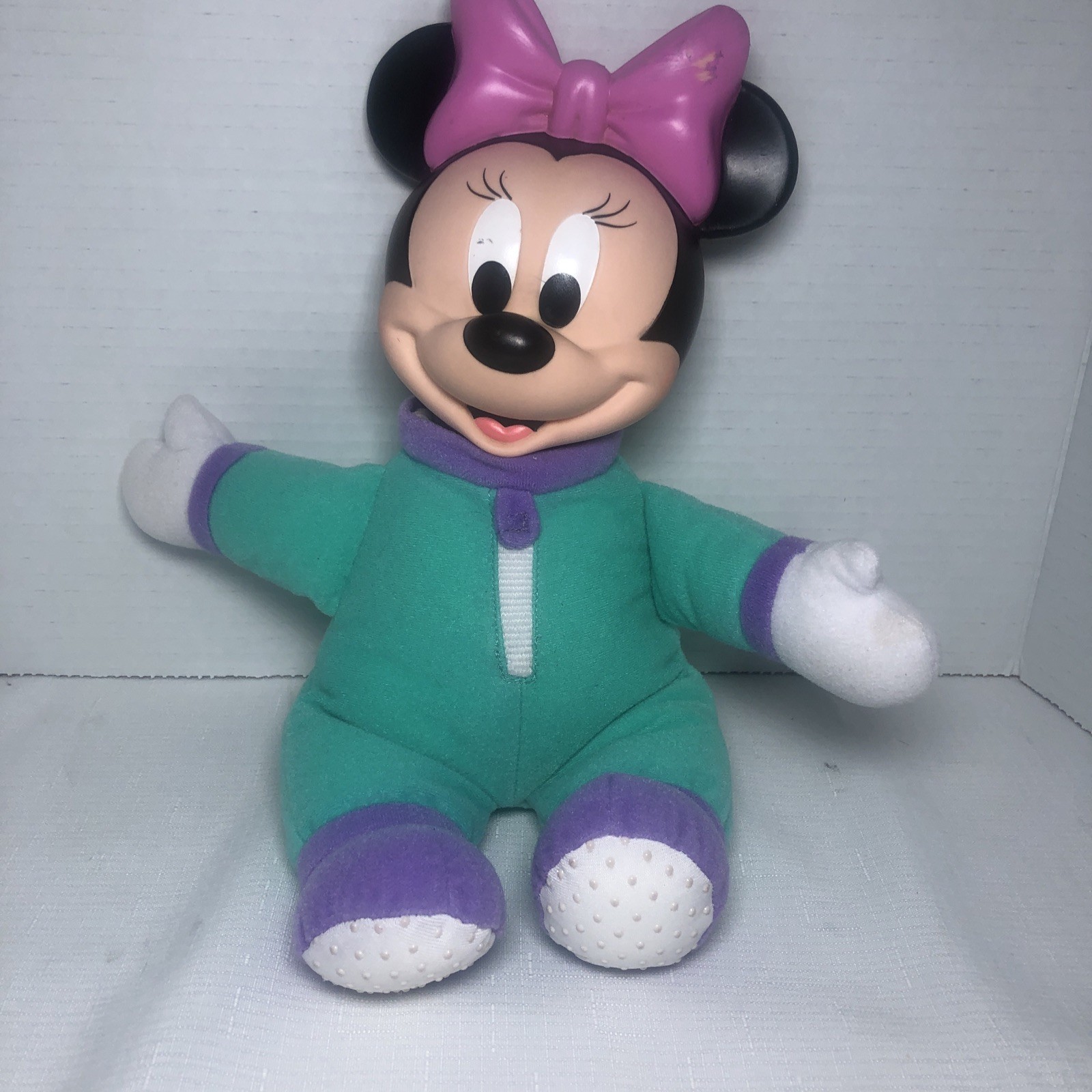 Vintage Disney Mattel Huglight Minnie Mouse Your Sleepytime Friend 1980’s