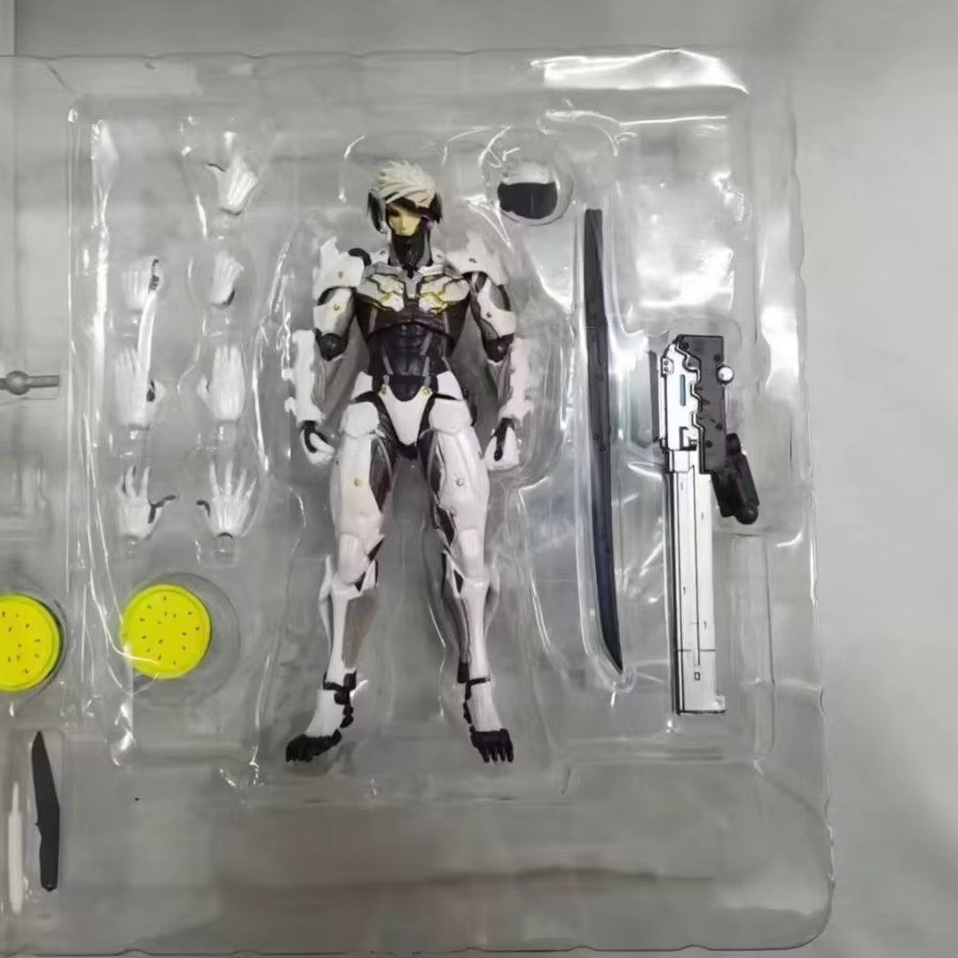 Metal Gear Rising: Revengeance Action Figure Raiden Figurine Desktop Toy