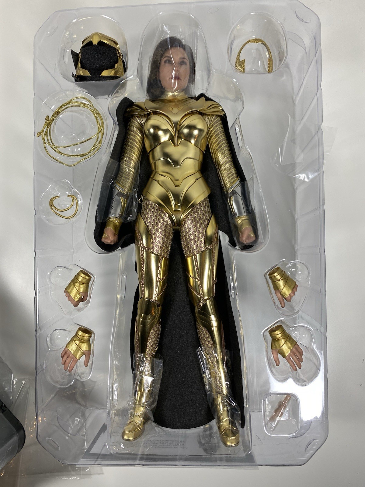 Hot Toys Standard Edition Golden Armor Wonder Woman 1989 1/6 Figure