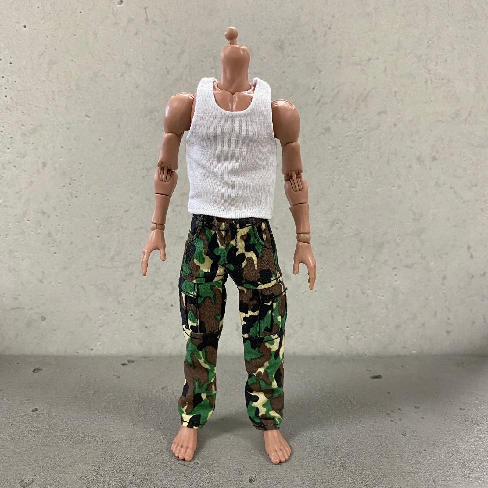 MO-TBTK-WH: 1/12 white tank top for Mezco, Marvel Legend Slim body