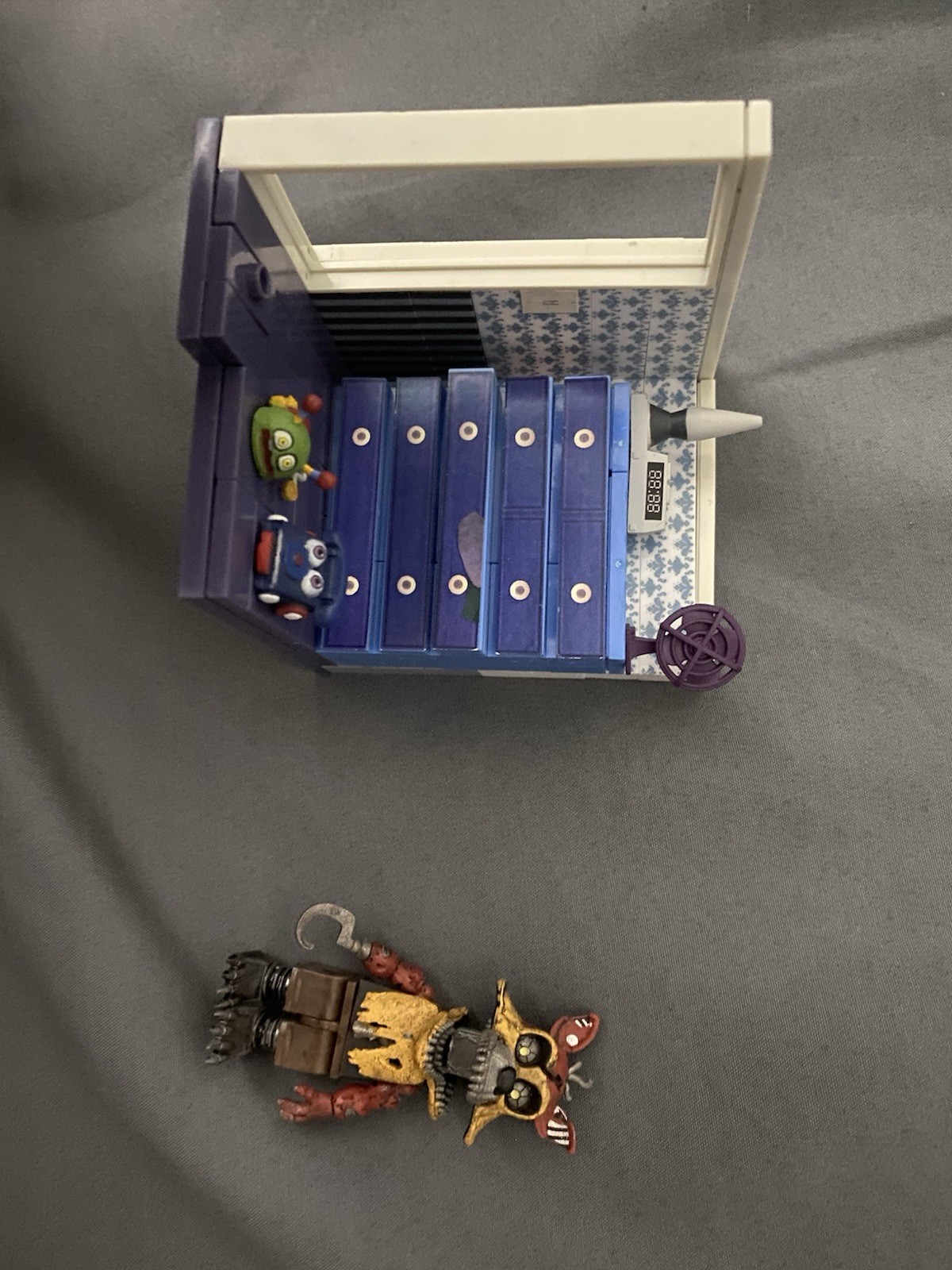Mcfarlane Toys FNAF Left Dresser and Door With Nightmare Foxy COMPLETE