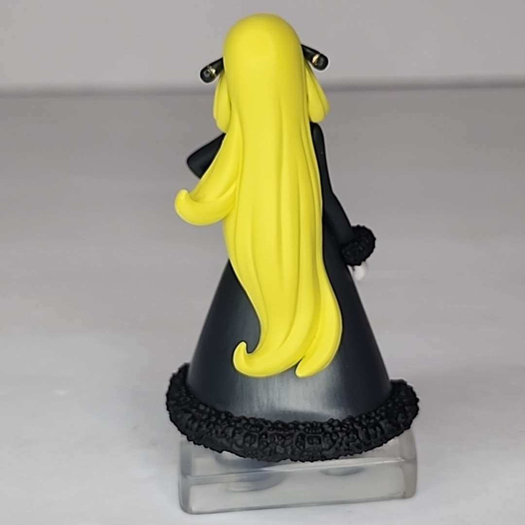 Pokemon Scale World 3.5″ 1:20 Scale Cynthia Shirona Trainer Figure Bandai