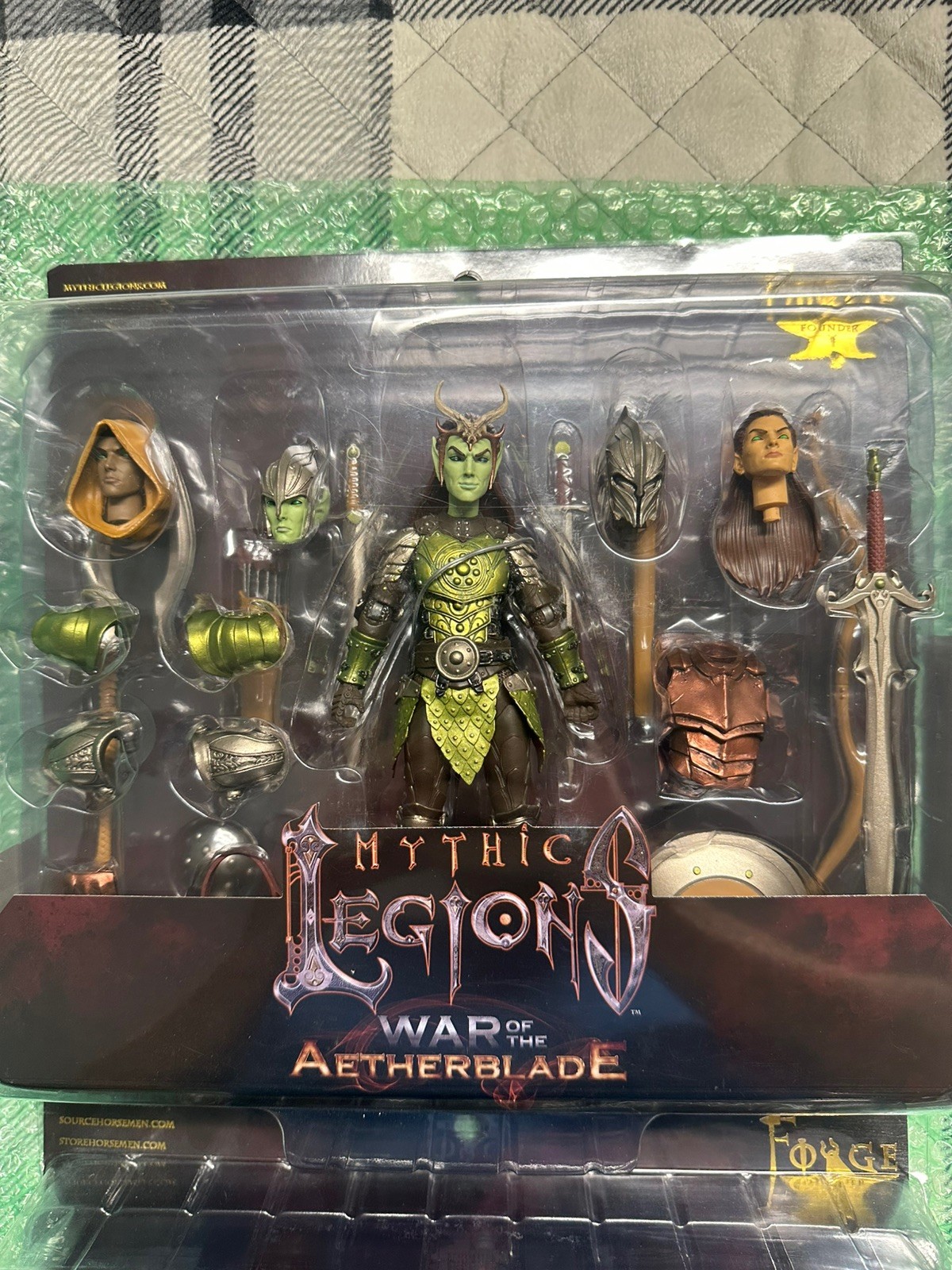 Mythic Legions Female and male Elf Builder w/ Bonus Head War of the Aetherblade