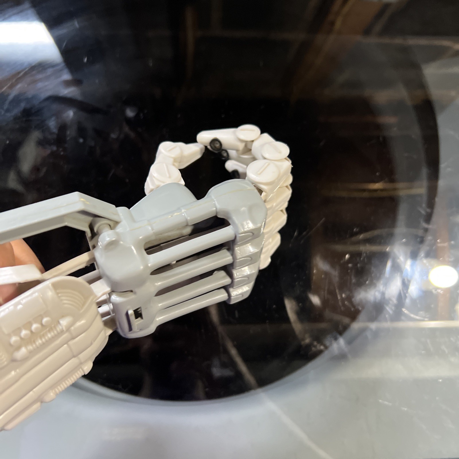 RARE Vintage 90’s Terminator Robot Claw Toy ZIMA Awesome Arm