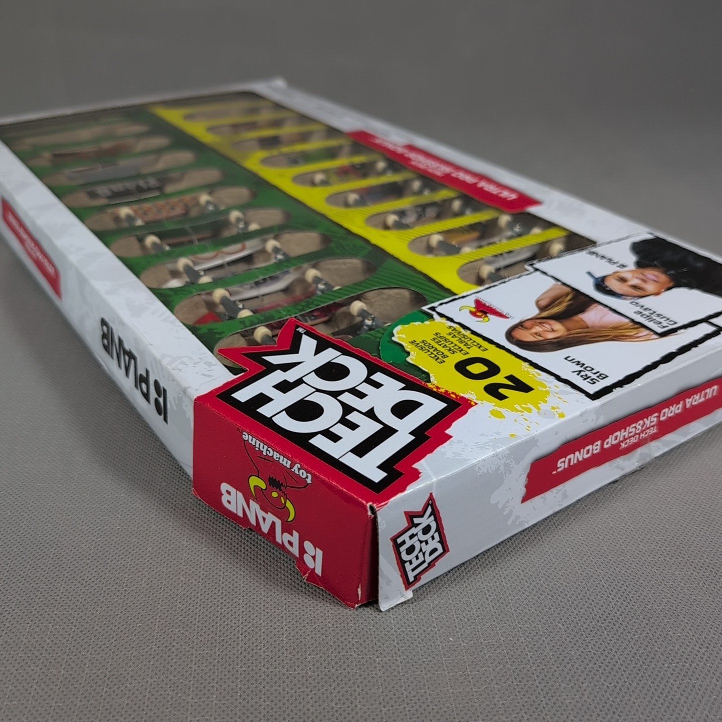 Tech Deck Ultra Pro SK8Shop Bonus Set with 20 Exclusive Skateboards