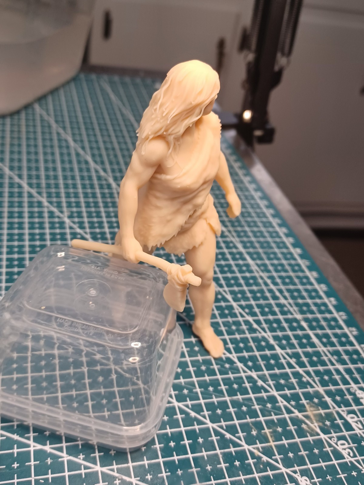 1/13 Scale Neanderthal Cavewoman Aurora Sized Prehistoric Resin Kit Unpainted