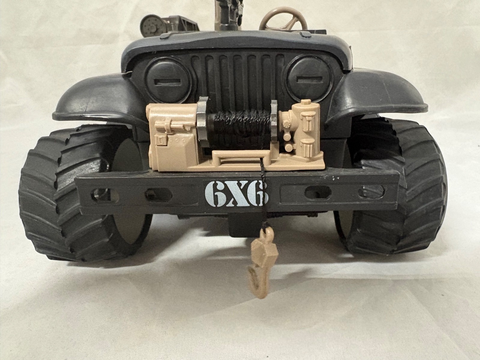 Vintage – RAMBO – Defender – 6×6 Assault Vehicle – NEAR Complete – Coleco
