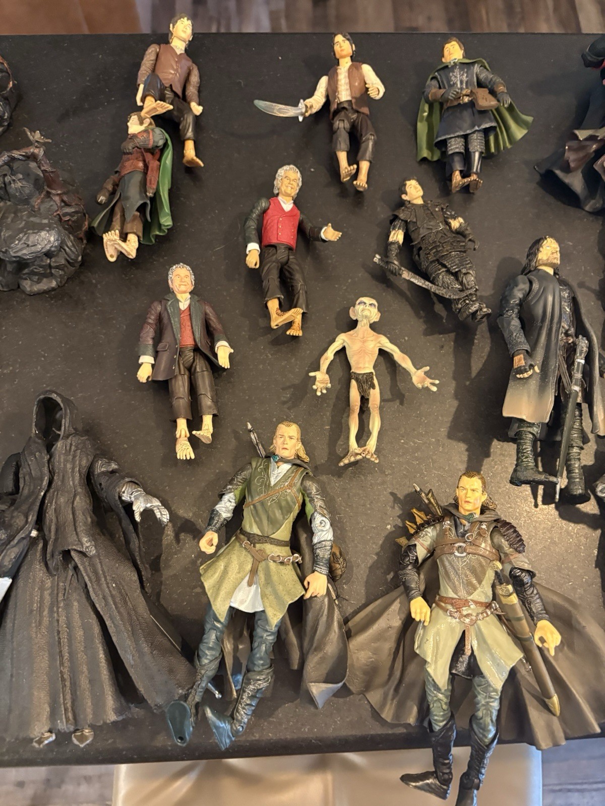 Lot of 35 Toy Biz Lord of the Rings Action Figures & Accessories
