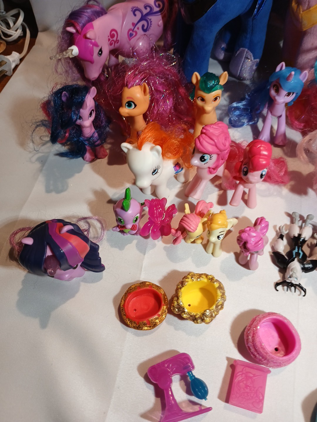 My Little Pony Large Lot-G3/G4/G5/TY plush/Accessories/Pvc/YEARS 2002-2021/odds