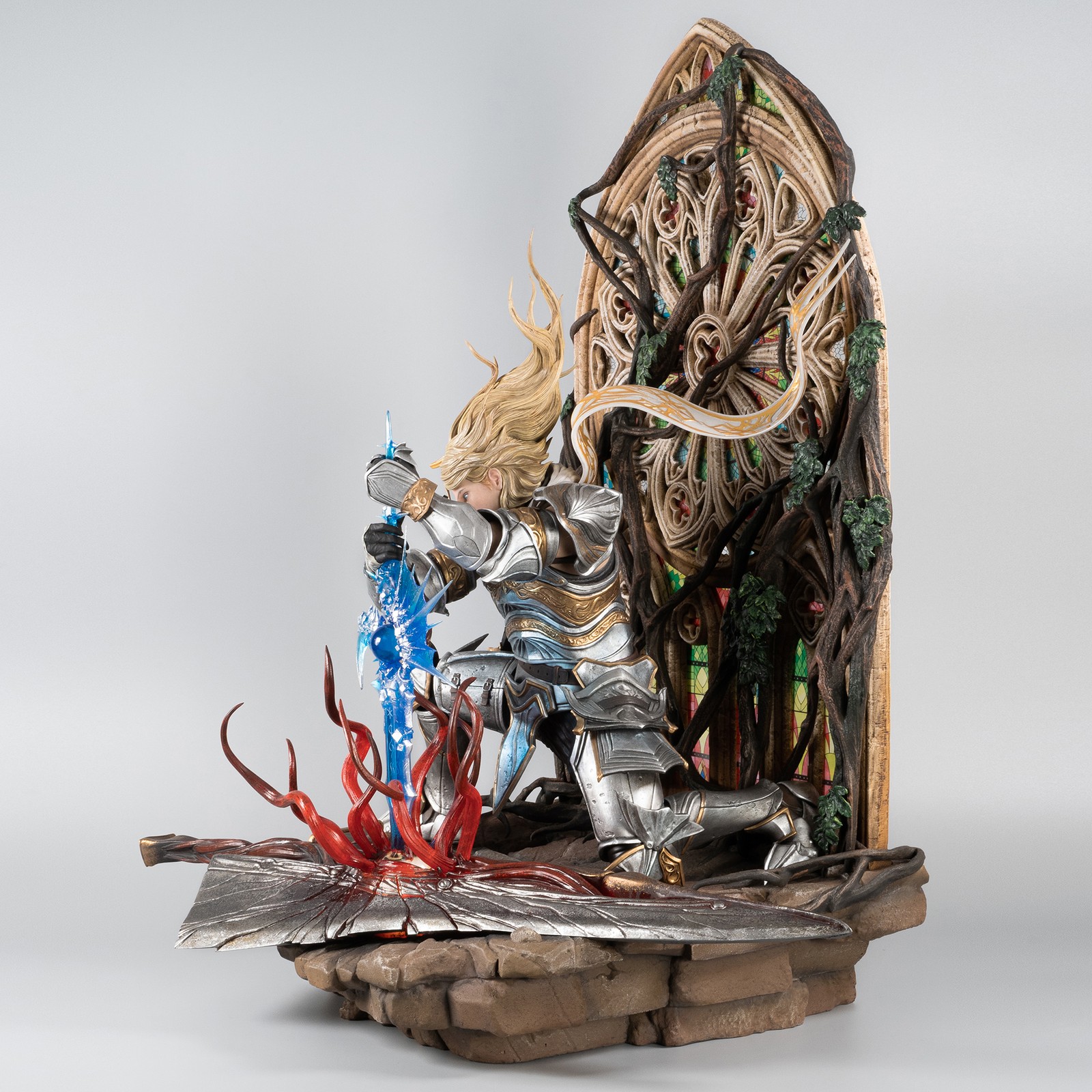 PureArts Soul Embrace Siegfried 1:4 Scale Collectable Statue – Deluxe
