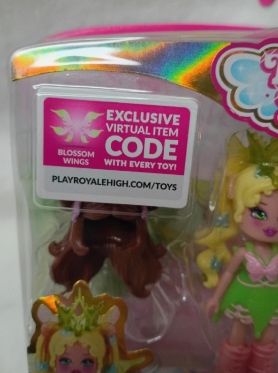 Royale High Roblox Dolls Series 1 with Digital Code unused hard to find NEW