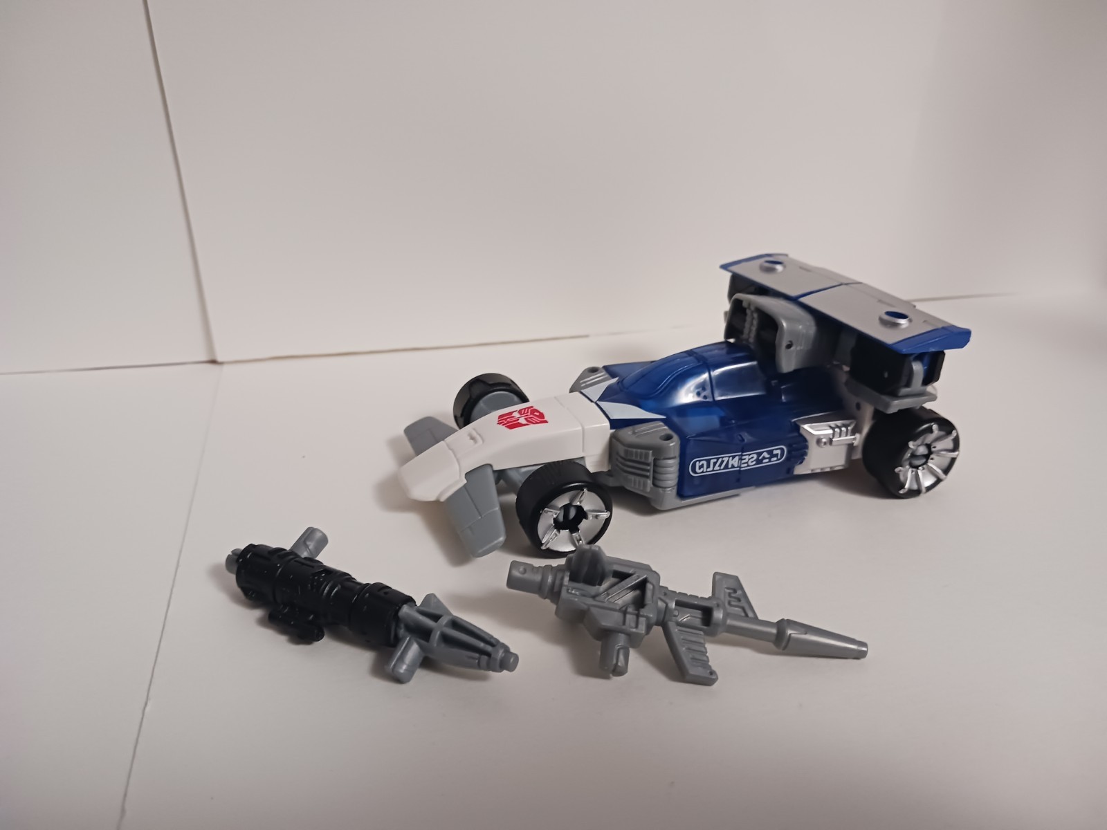 TRANSFORMERS WFC SIEGE MIRAGE (COMPLETE)
