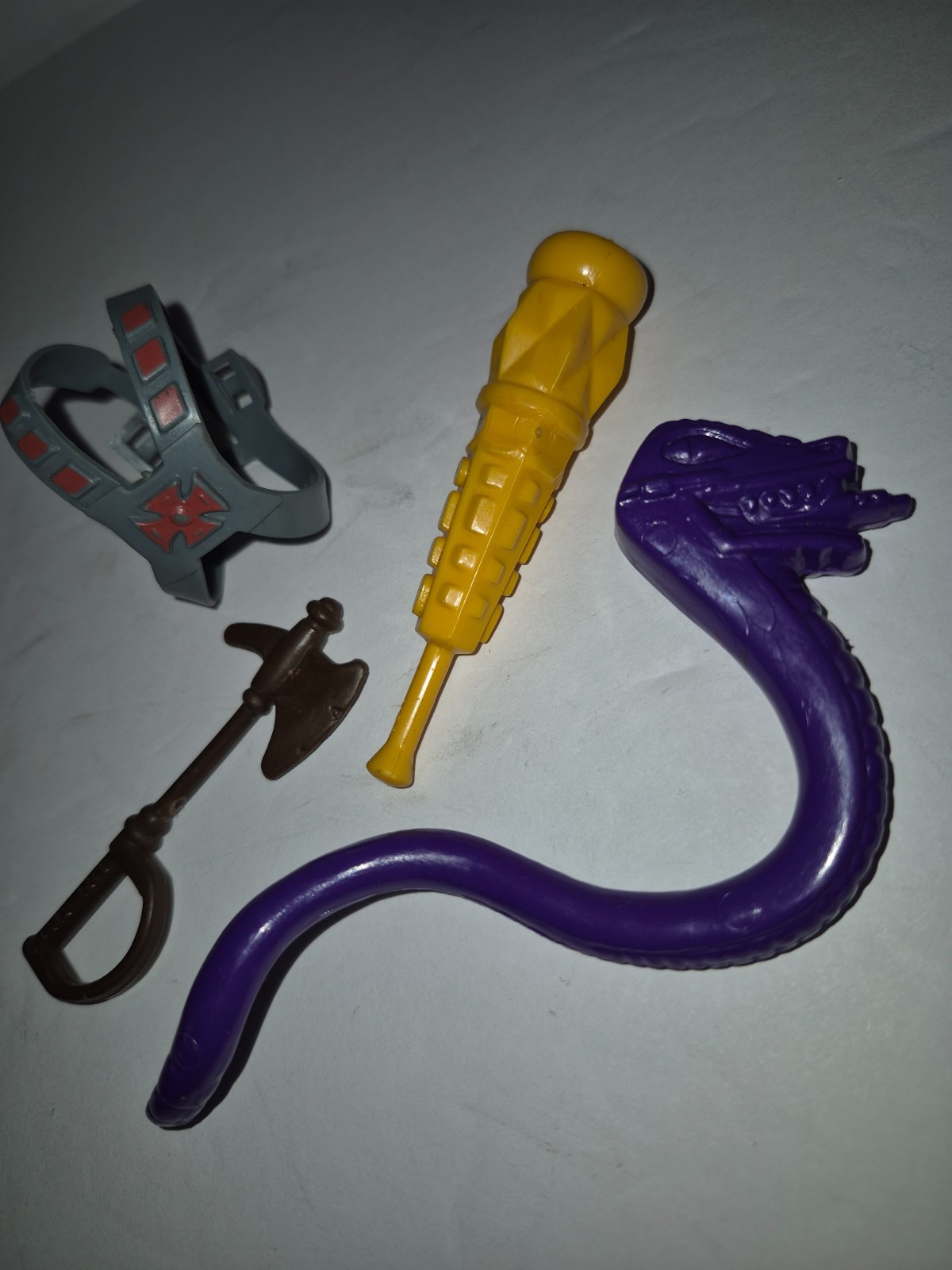 Vintage MOTU Masters of the Universe weapons lot SQUEEZE He Man Roboto buzz off