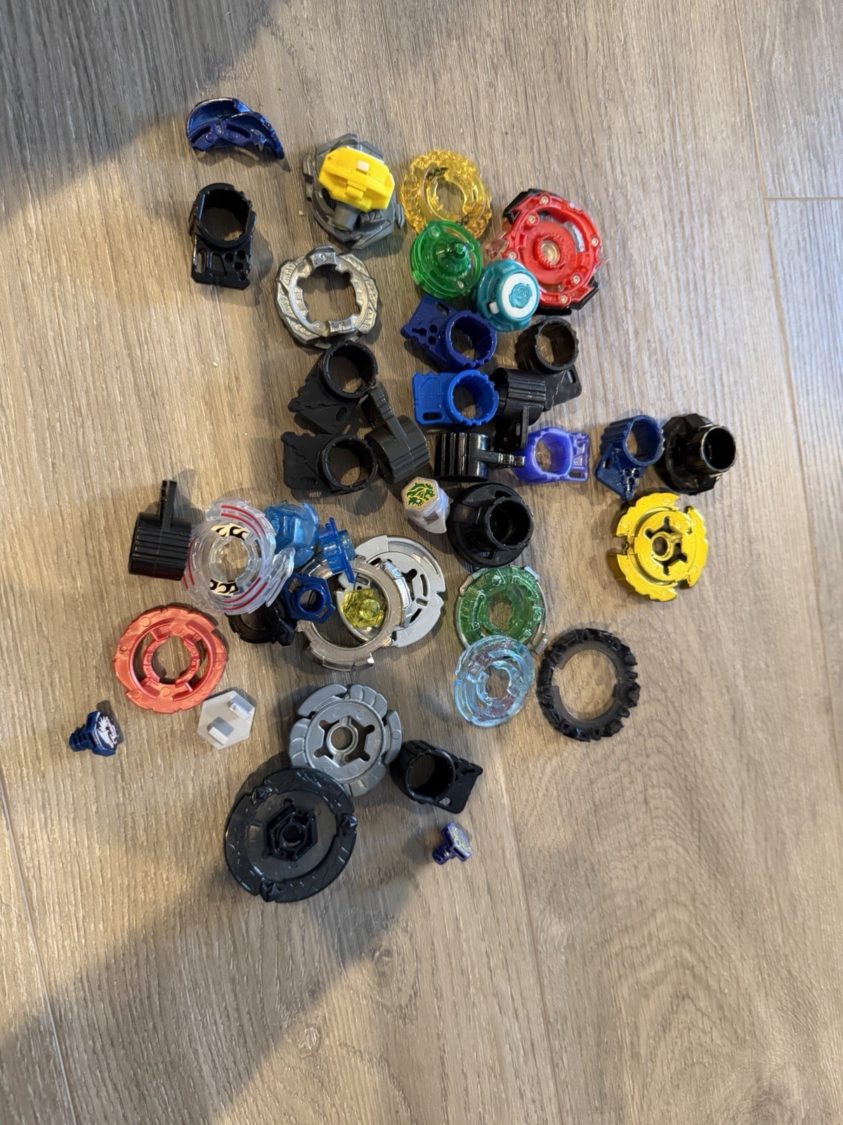 Assorted Lot of Beyblade Bay Blades Launchers & Parts Metal & Plastic