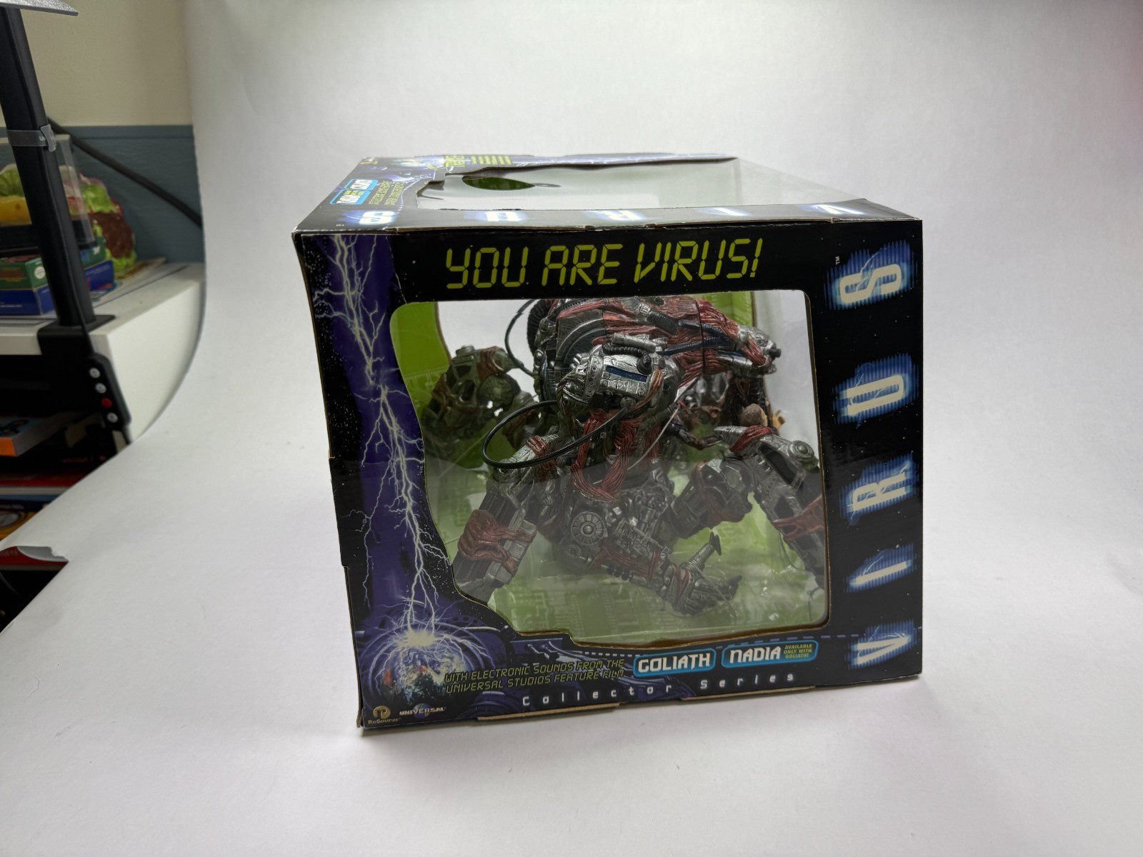 ReSaurus Virus Movie Goliath Action Figure Nadia 1998 Brand New Sealed