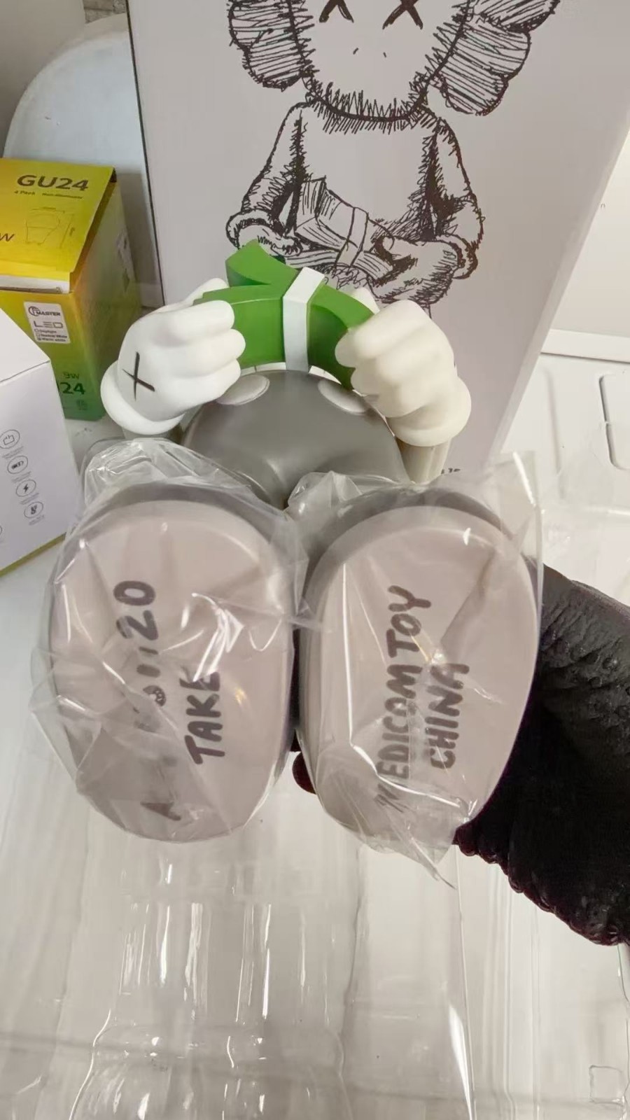 USA Seller For Kaws Fans Counting Money Action Figure Statue 12in Action Figure