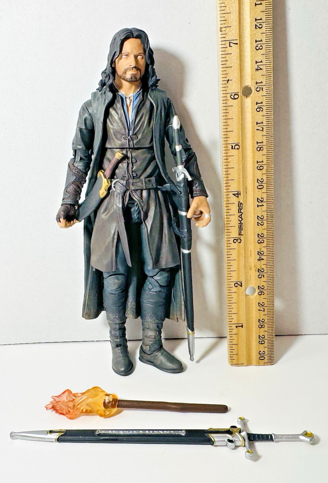 Diamond Select The Lord of the Rings Aragorn Deluxe Action Figure