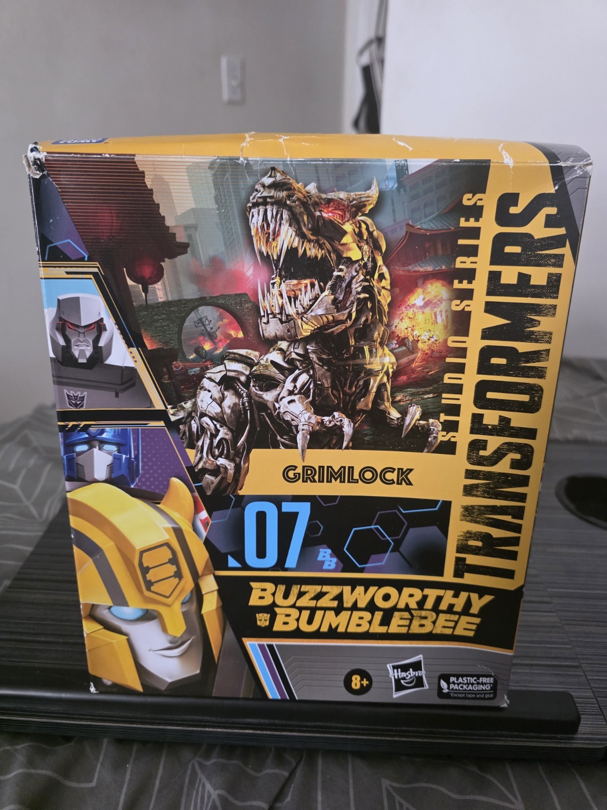 Hasbro Transformers Grimlock Studio Series SS 07 BUZZWORTHY Bumblebee Sealed new