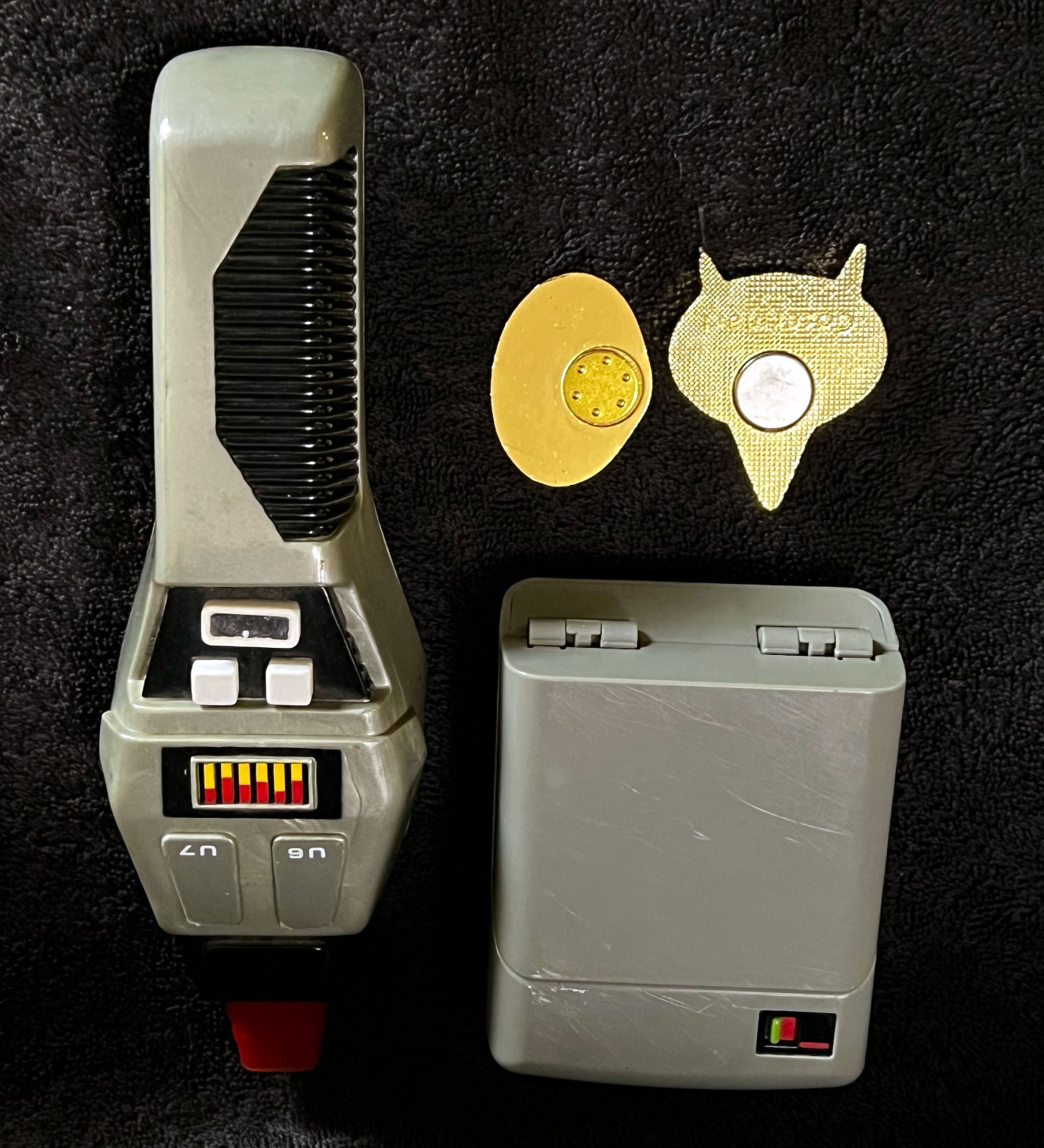 TRICORDER PHASER & COMM PIN • STAR TREK THE NEXT GENERATION • PLAYMATES