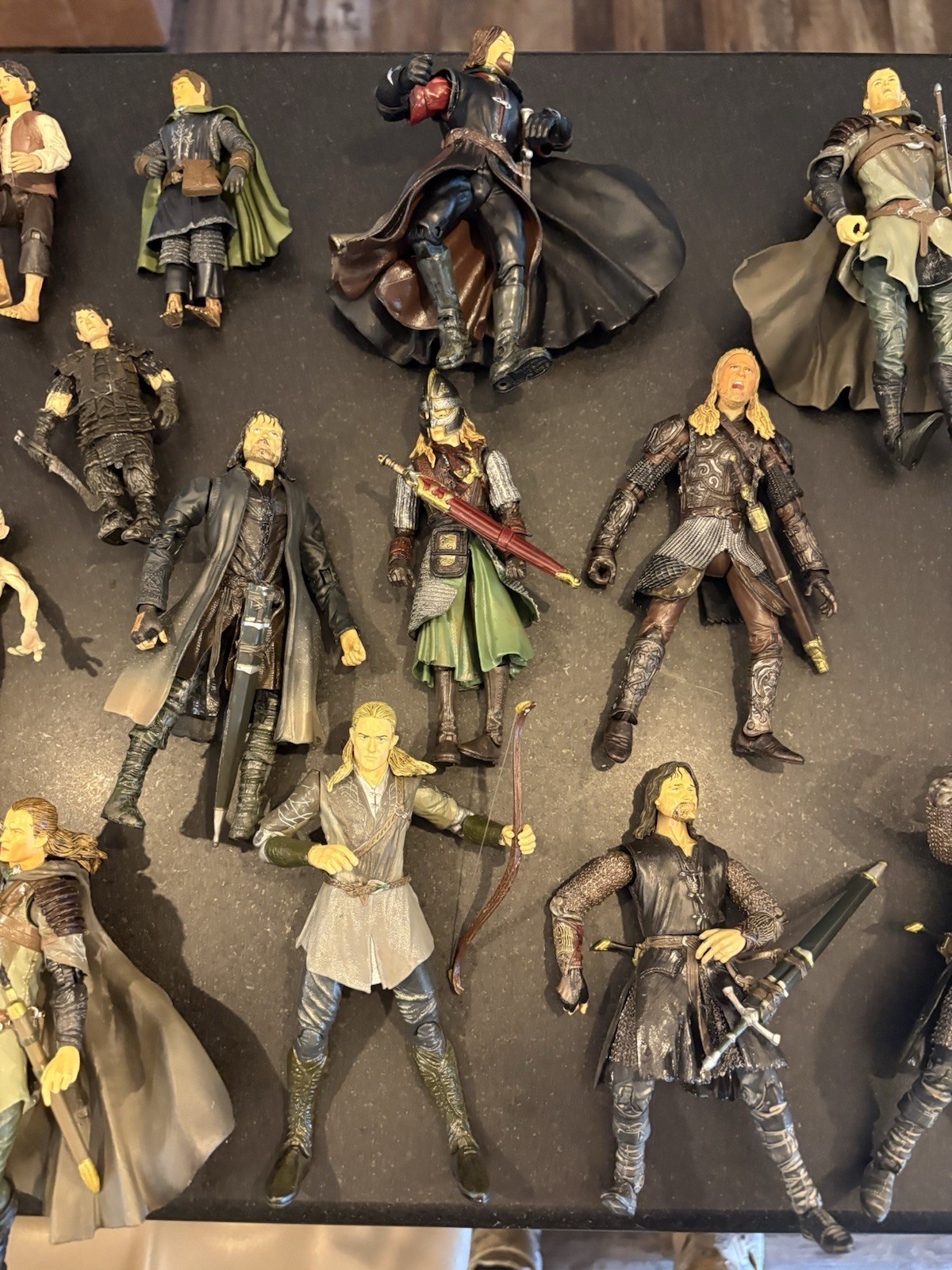 Lot of 35 Toy Biz Lord of the Rings Action Figures & Accessories
