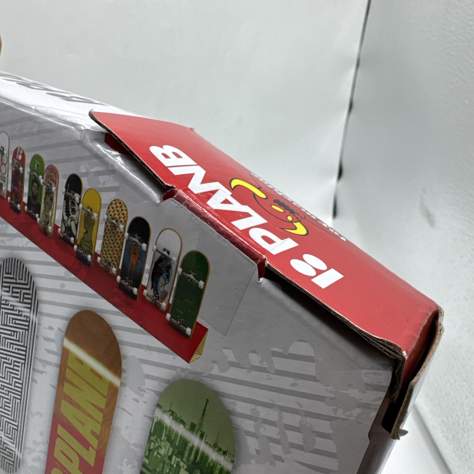 Tech Deck Ultra Pro SK8Shop Bonus Set Skateboards Plan B Toy Machine