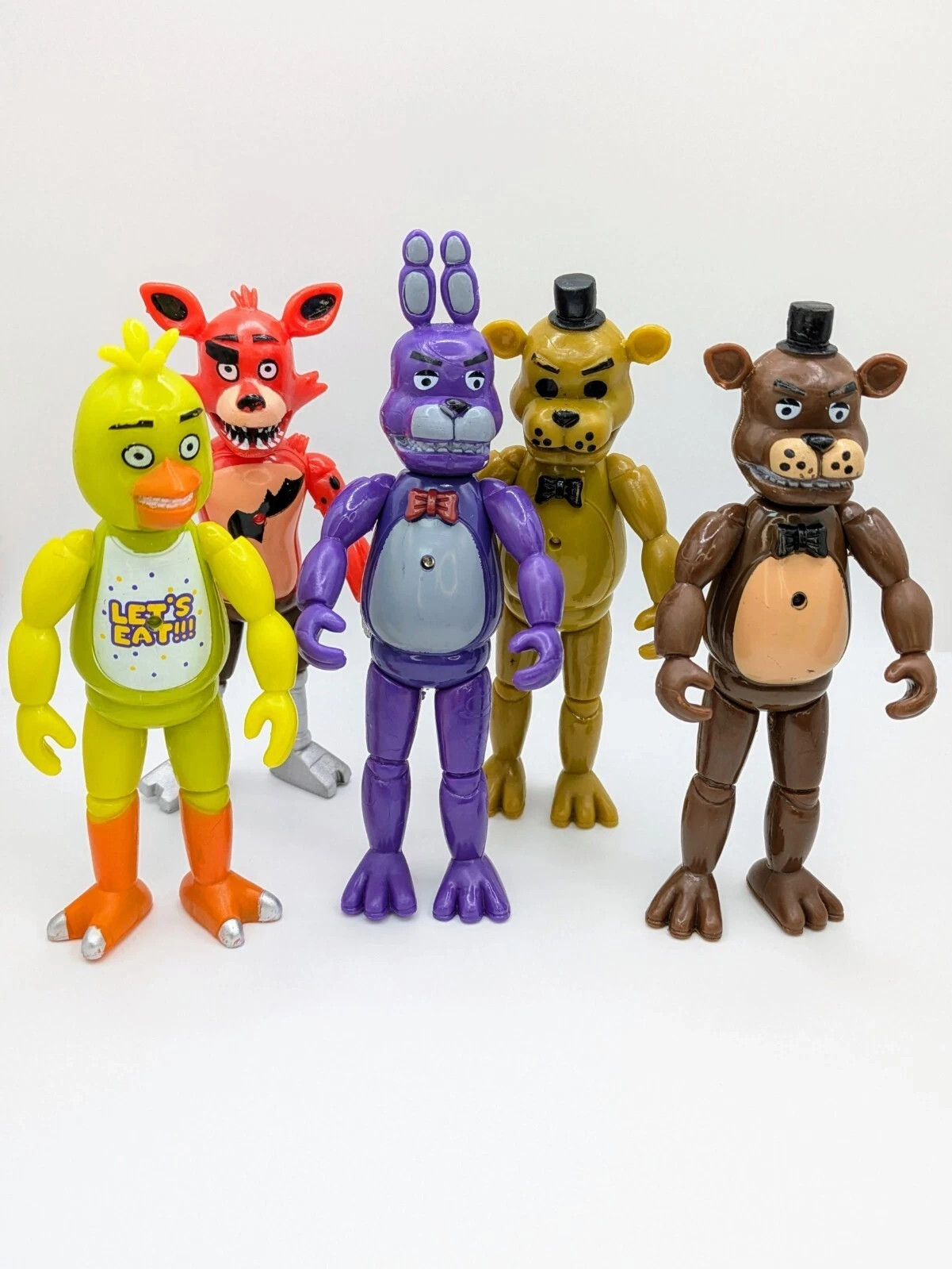Lot 5 Five Nights at Freddy’s Action Figures – Freddy, Chica, Bonnie Have Light