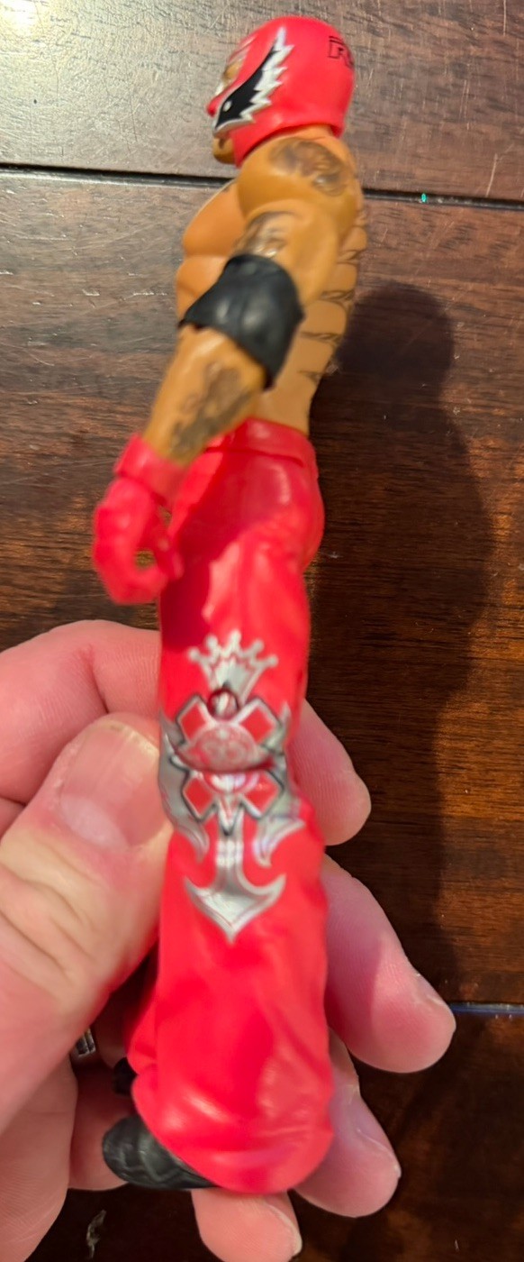 Mattel Rey Mysterio 2011 WWE Action Figure Basic Signature Series 3