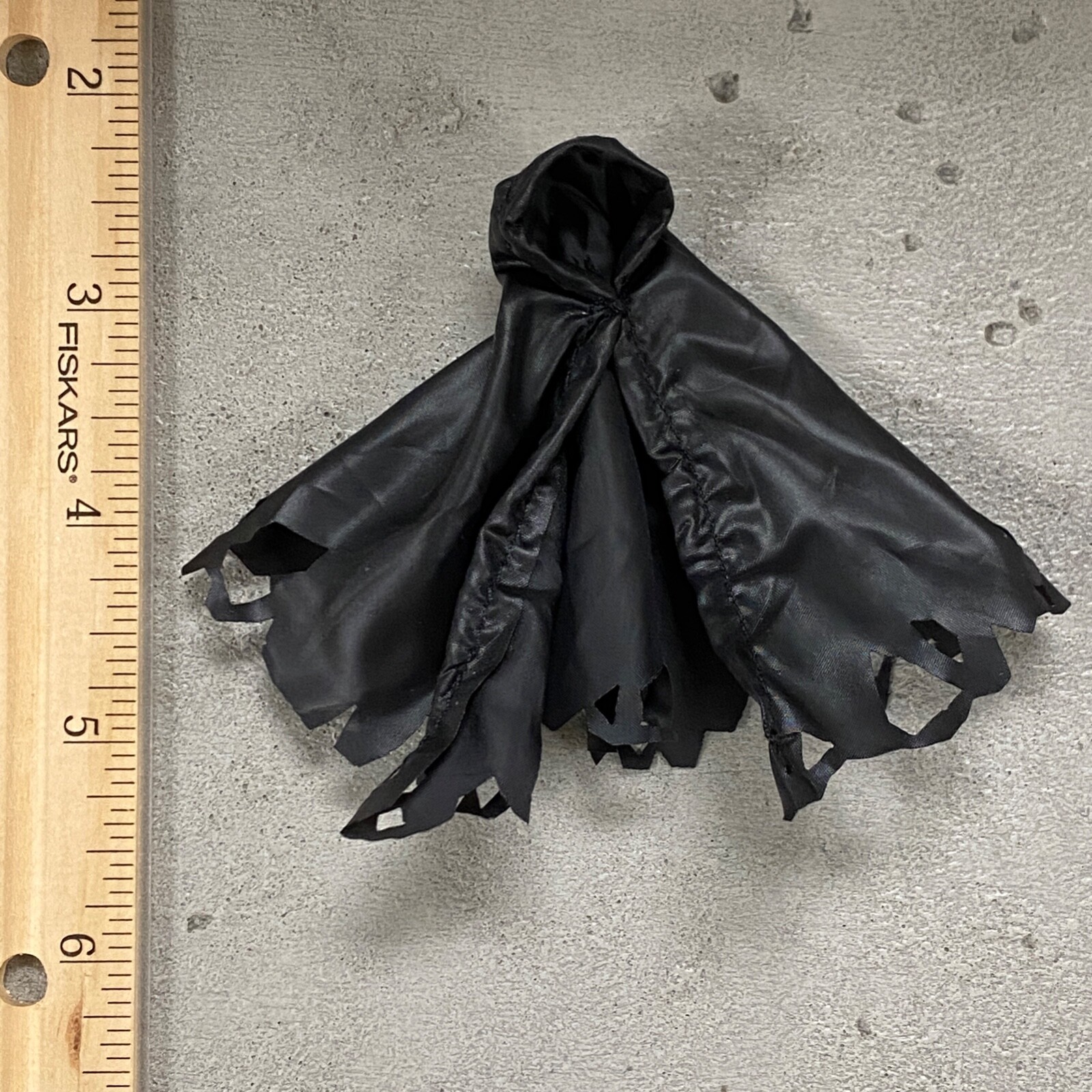 SU-375-HC-BK: Black Wired hooded cape for 3.75″ Acid Rain Star Wars (No Figure)