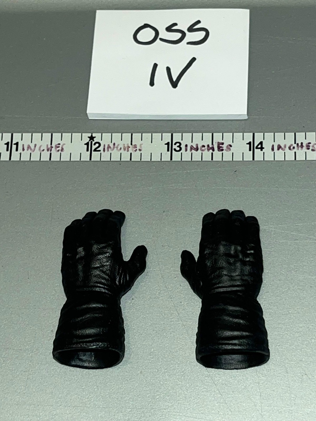 1/6 Scale Gloved Hands – Science Fiction Ghostbusters Ghost Hunting Squad – Pres