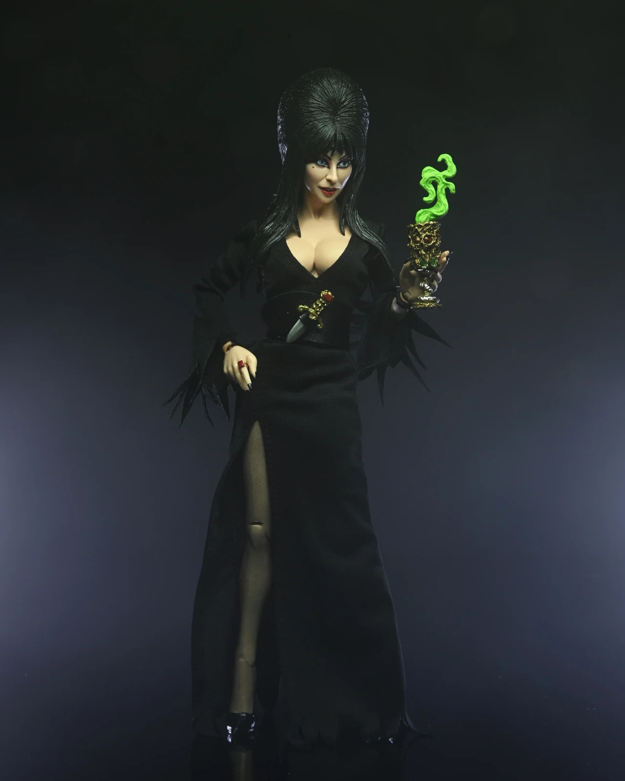 NECA Elvira Mistress of the Dark 8″ Action Figure Unpleasant Dreams 40 Years NEW