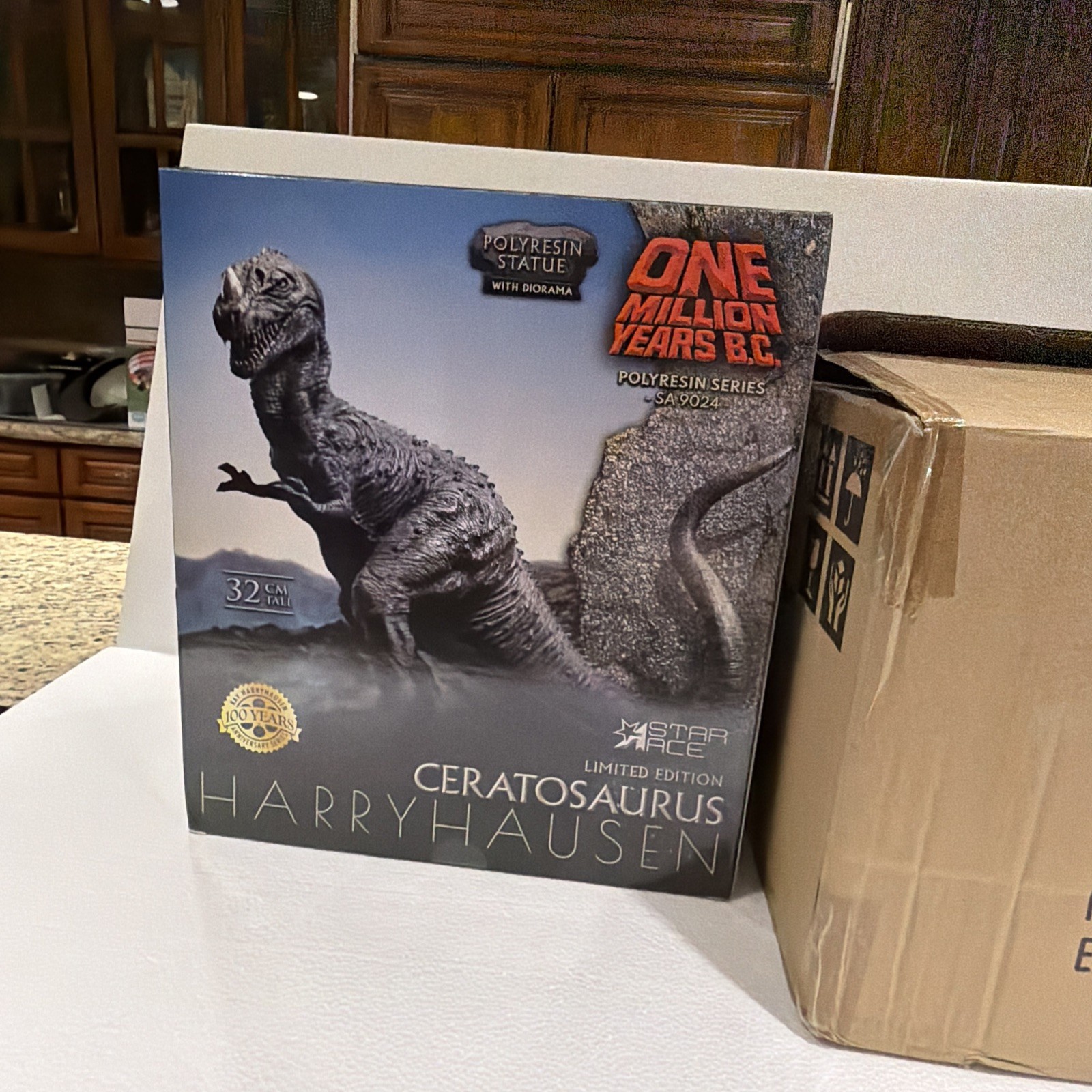 Star Ace Harry Hausen One Million Years BC – Ceratosaurus polyresin Statue