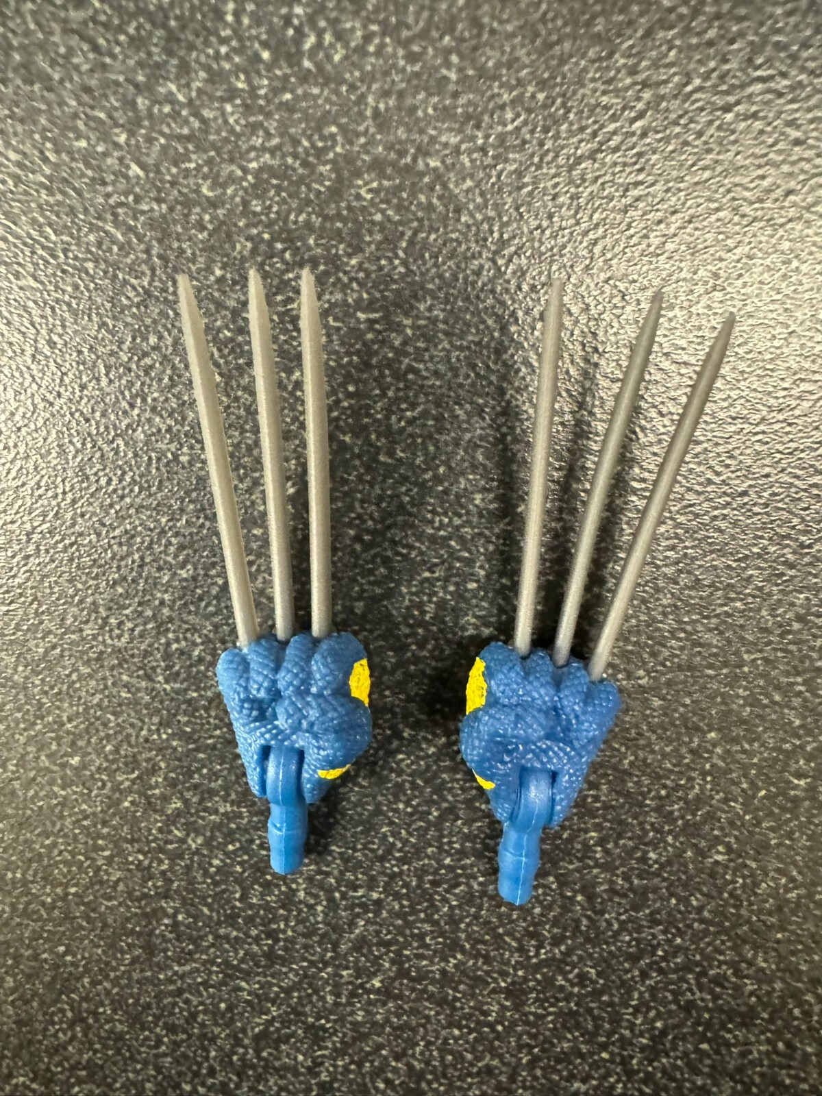 Hasbro Marvel Legends 6″ Scale DEADPOOL 3 (WOLVERINE BLUE YELLOW CLAW HANDS)1/12