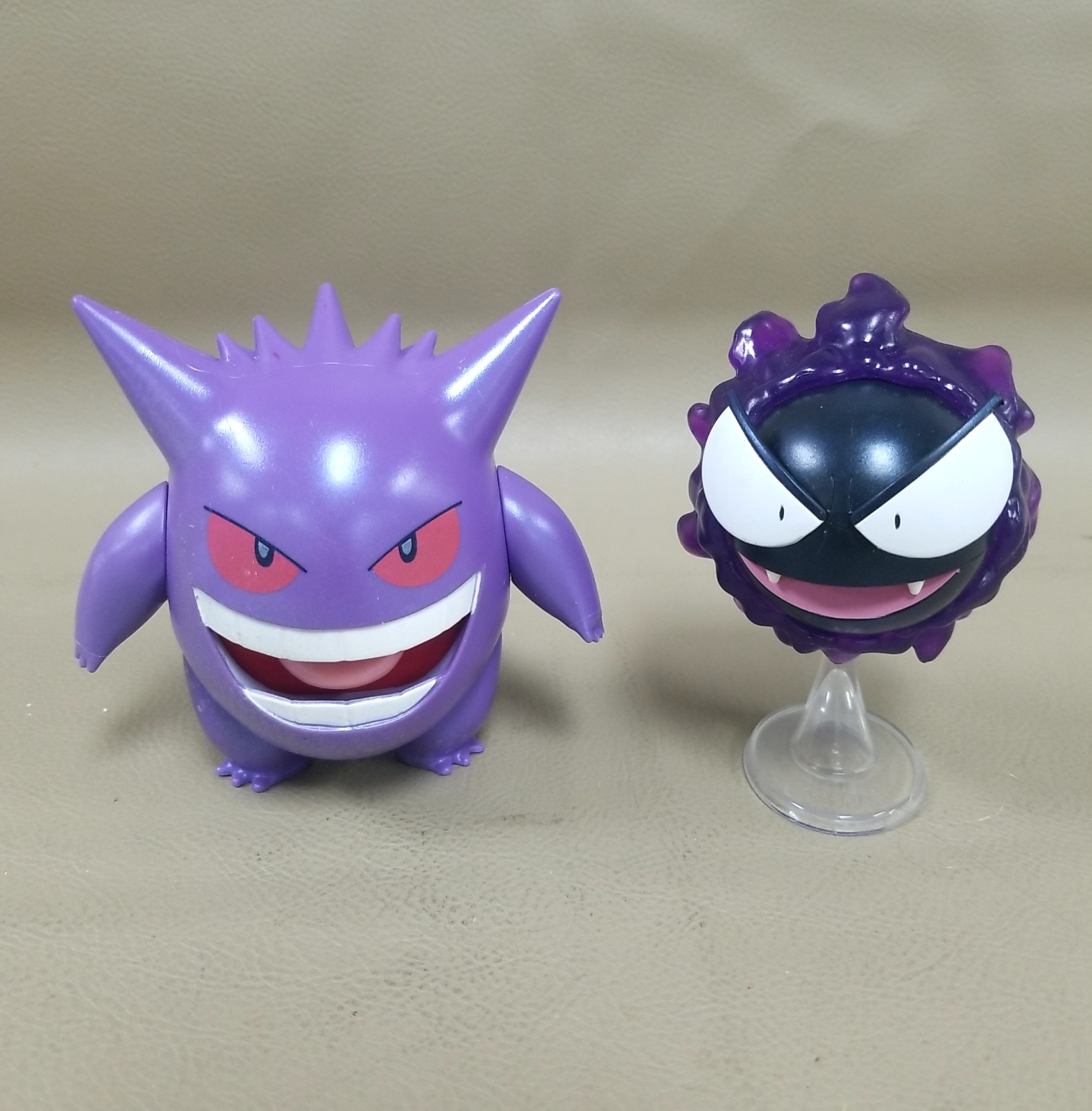 Nintendo POKEMON Jazwares & Wicked Cool Battle Figures Bundle: Gengar & Gastly