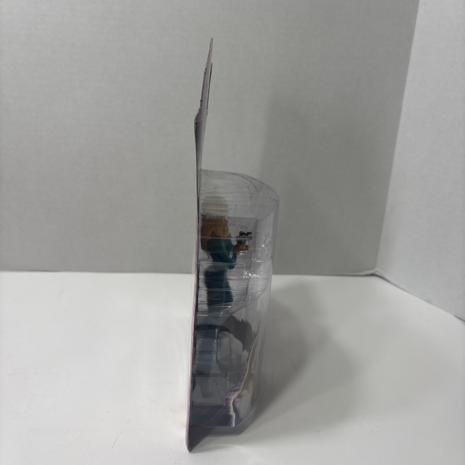 2000 PLAY ALONG–VIP TV SHOW–PAMELA ANDERSON AS VALLERY IRONS FIGURE (NEW)