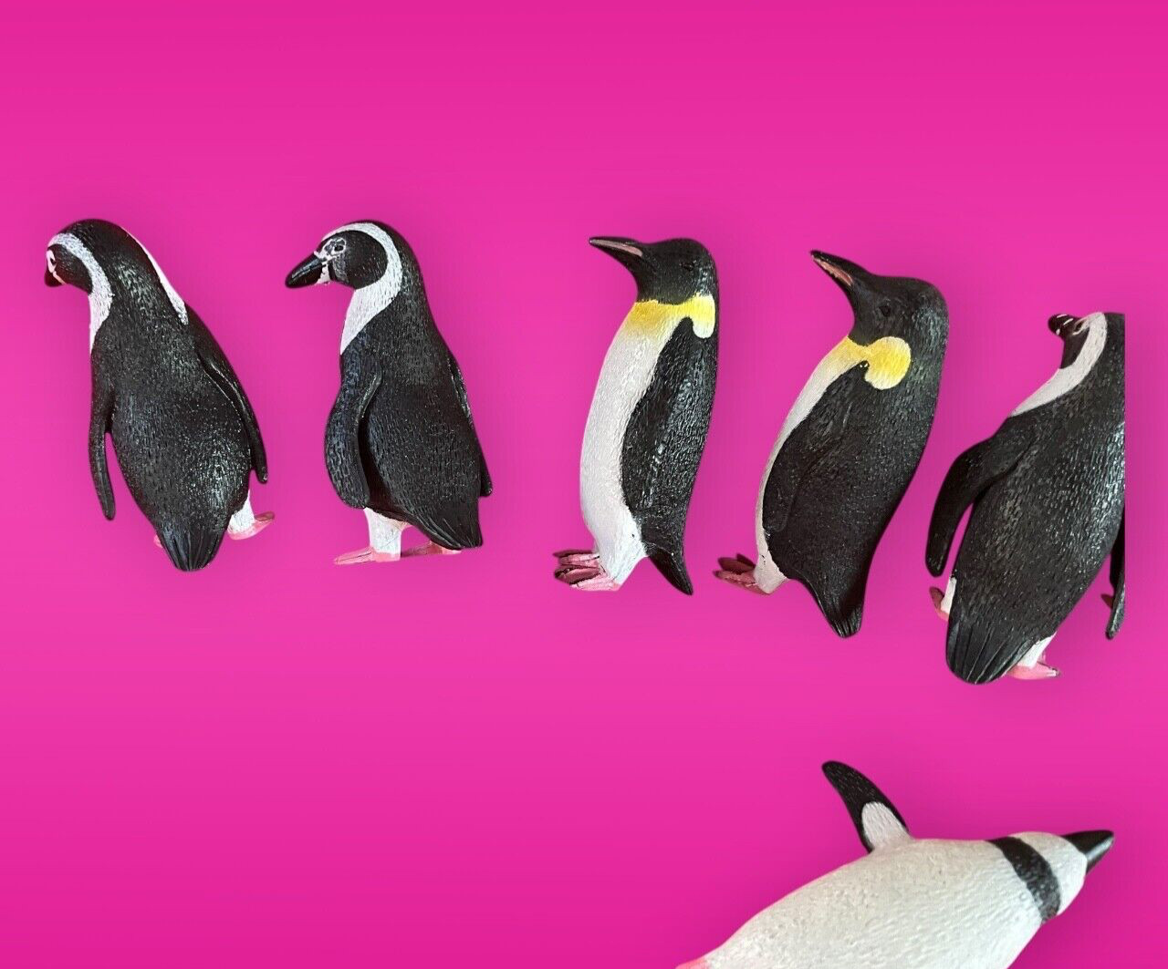 SeaWorld Penguin Figurine Set of 12 w/ Carry Case – 1 Full Set of 6 Pairs EUC