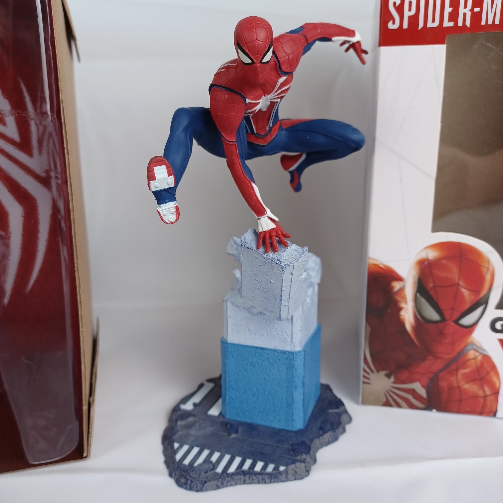 Marvel Spider-Man Gamerverse Advanced Suit 1:12 Diorama Statue Series 1 Collect