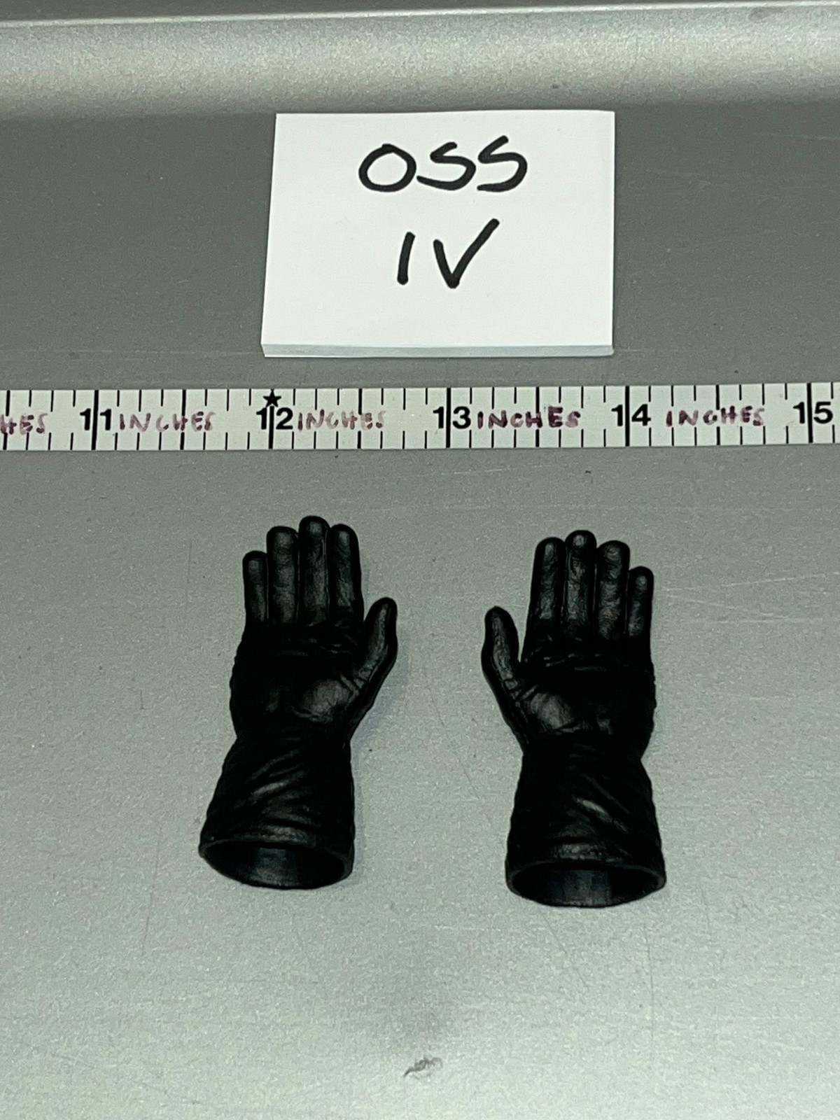 1/6 Scale Gloved Hands – Science Fiction Ghostbusters Ghost Hunting Squad – Pres