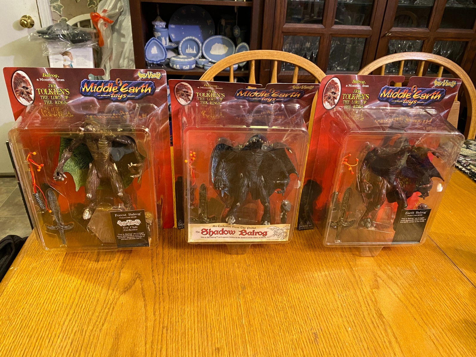 Lot of 1998 Lord of The Rings Earth, Shadow & Forest Balrog Toy Vault Figure NIB