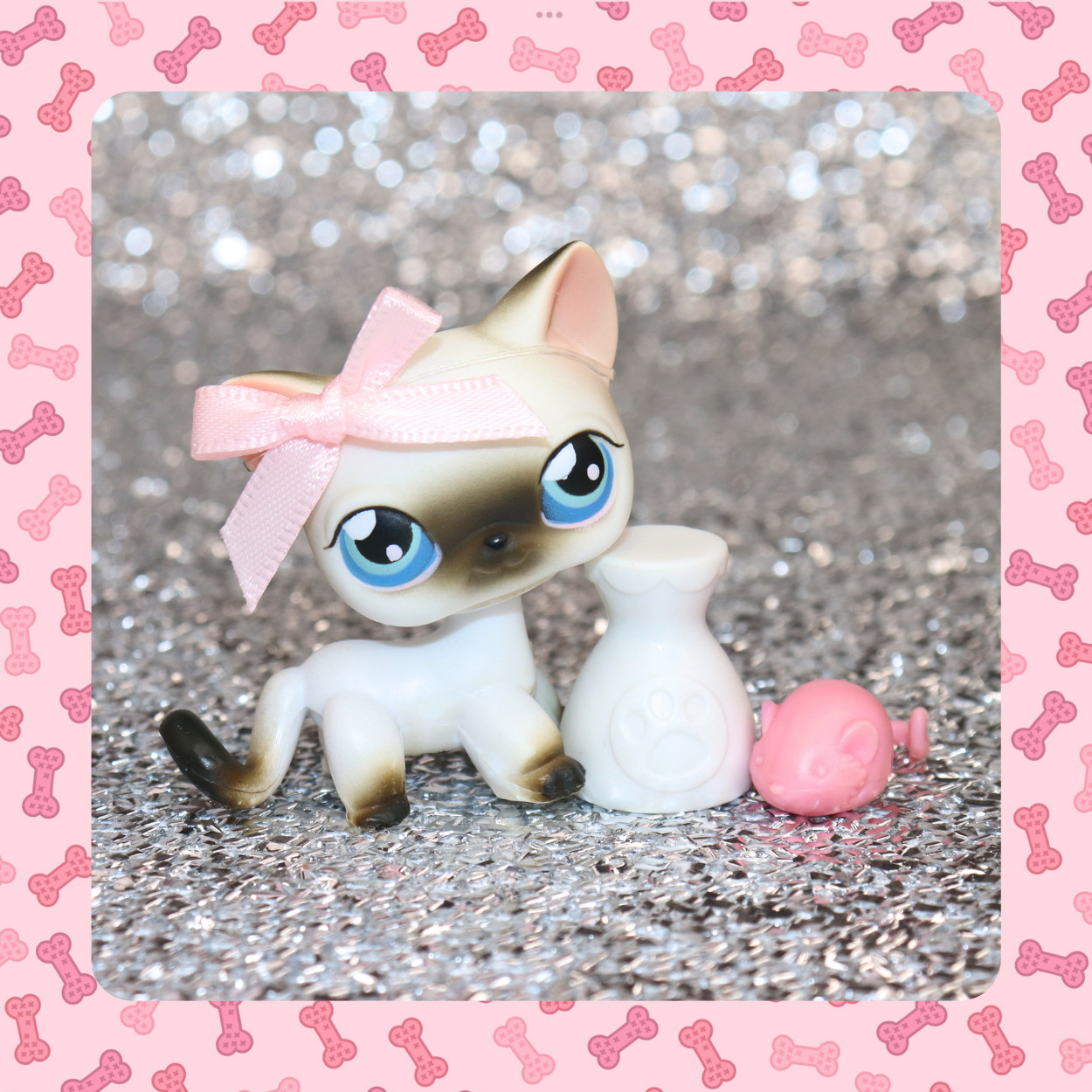 Littlest Pet Shop Authentic LPS #5 Siamese Shorthair Cat Blue Eyes (ALMOST MINT)
