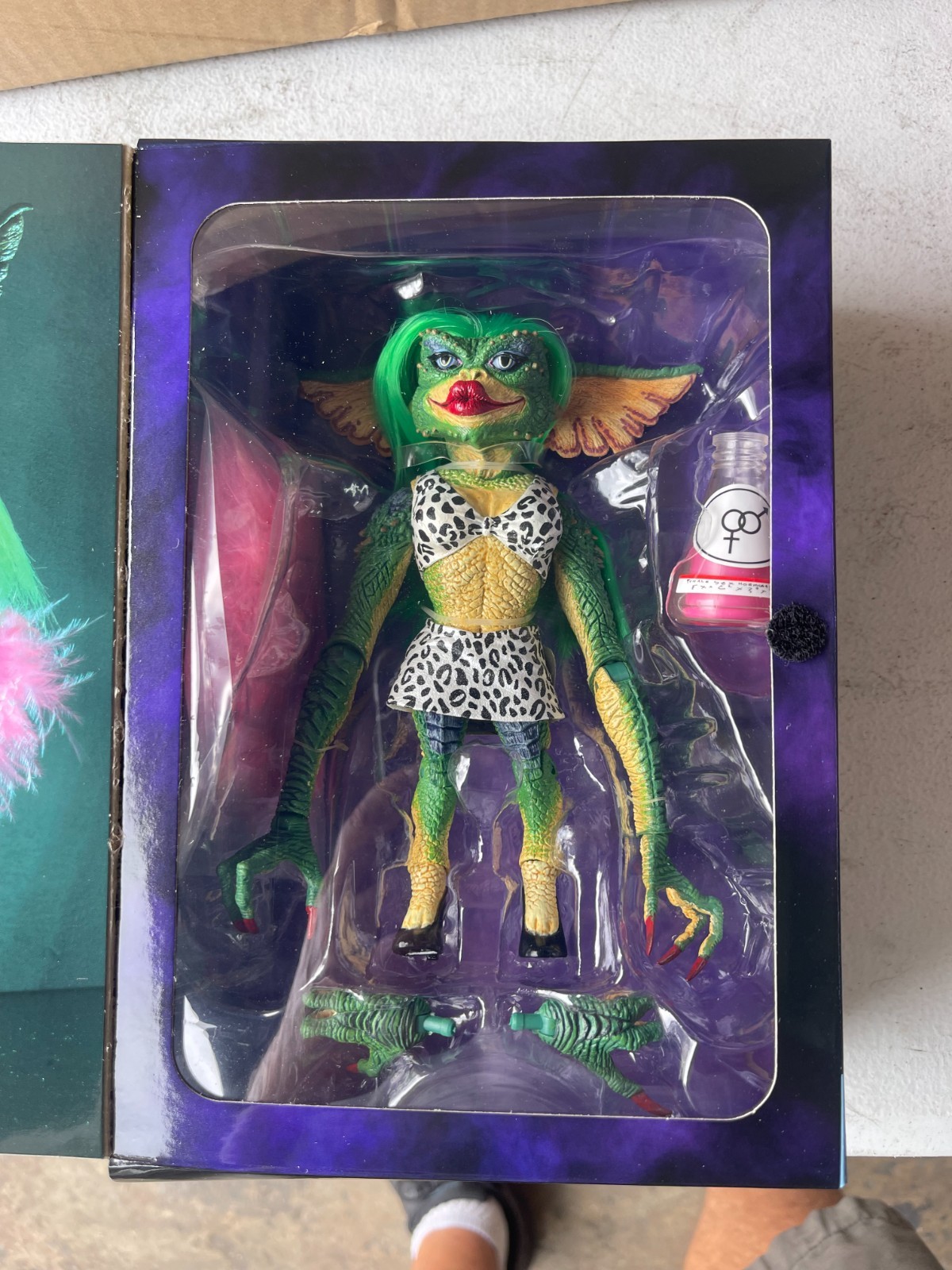 NECA Gremlins 2 The New Batch Ultimate Greta Female Action Figure New
